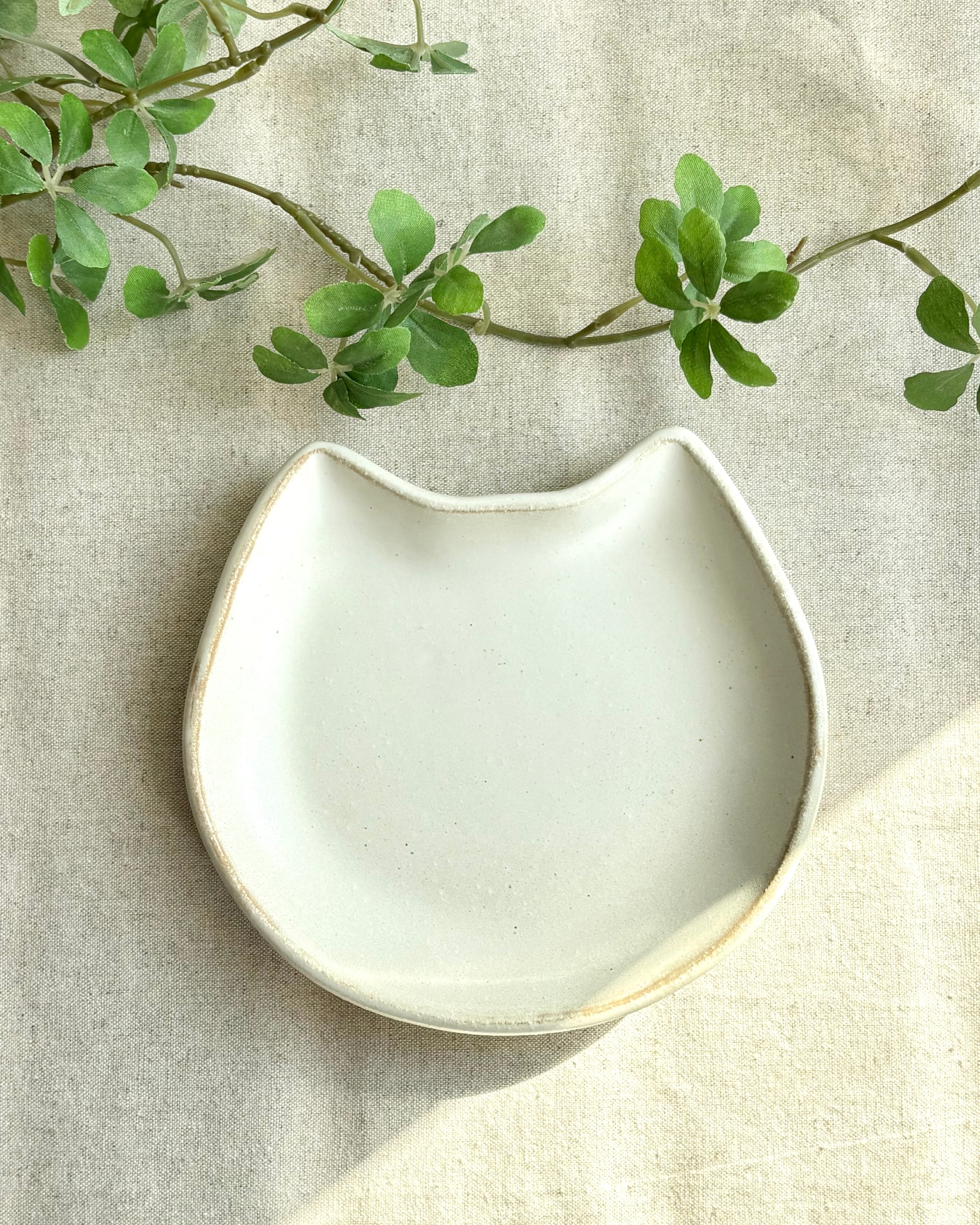 ねこモチーフの取り皿【益子焼 】