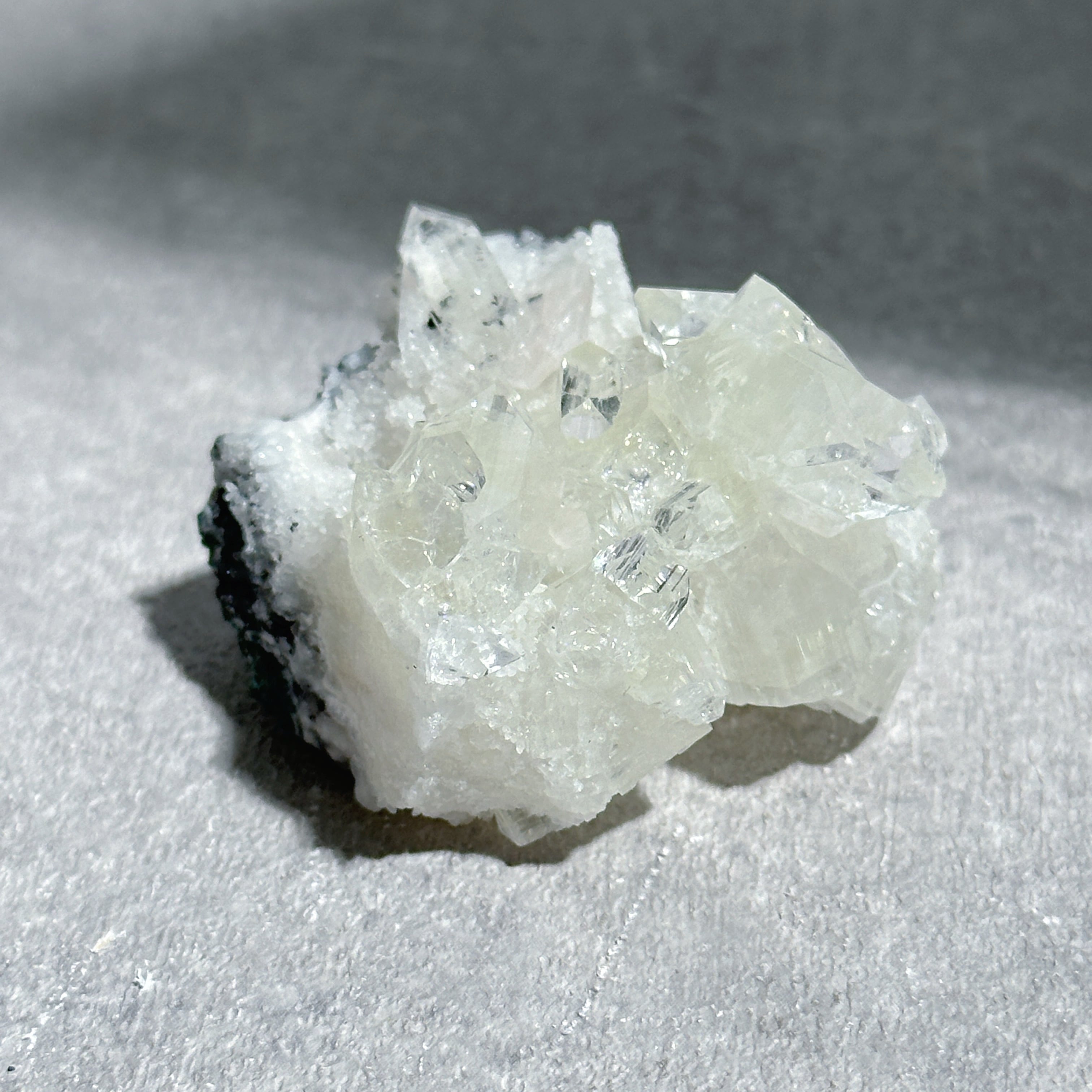 アポフィライト　キラキラが素敵⭐︎ 魚眼石