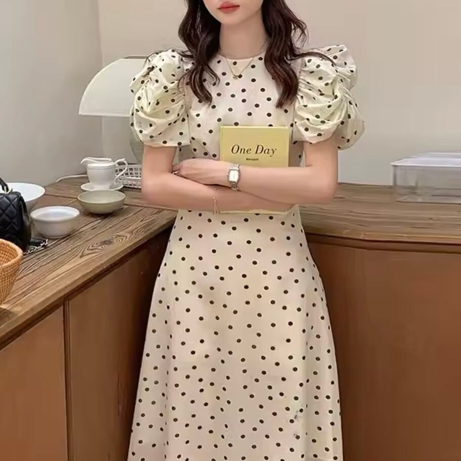 パワーショルダーバックオープンドットワンピース