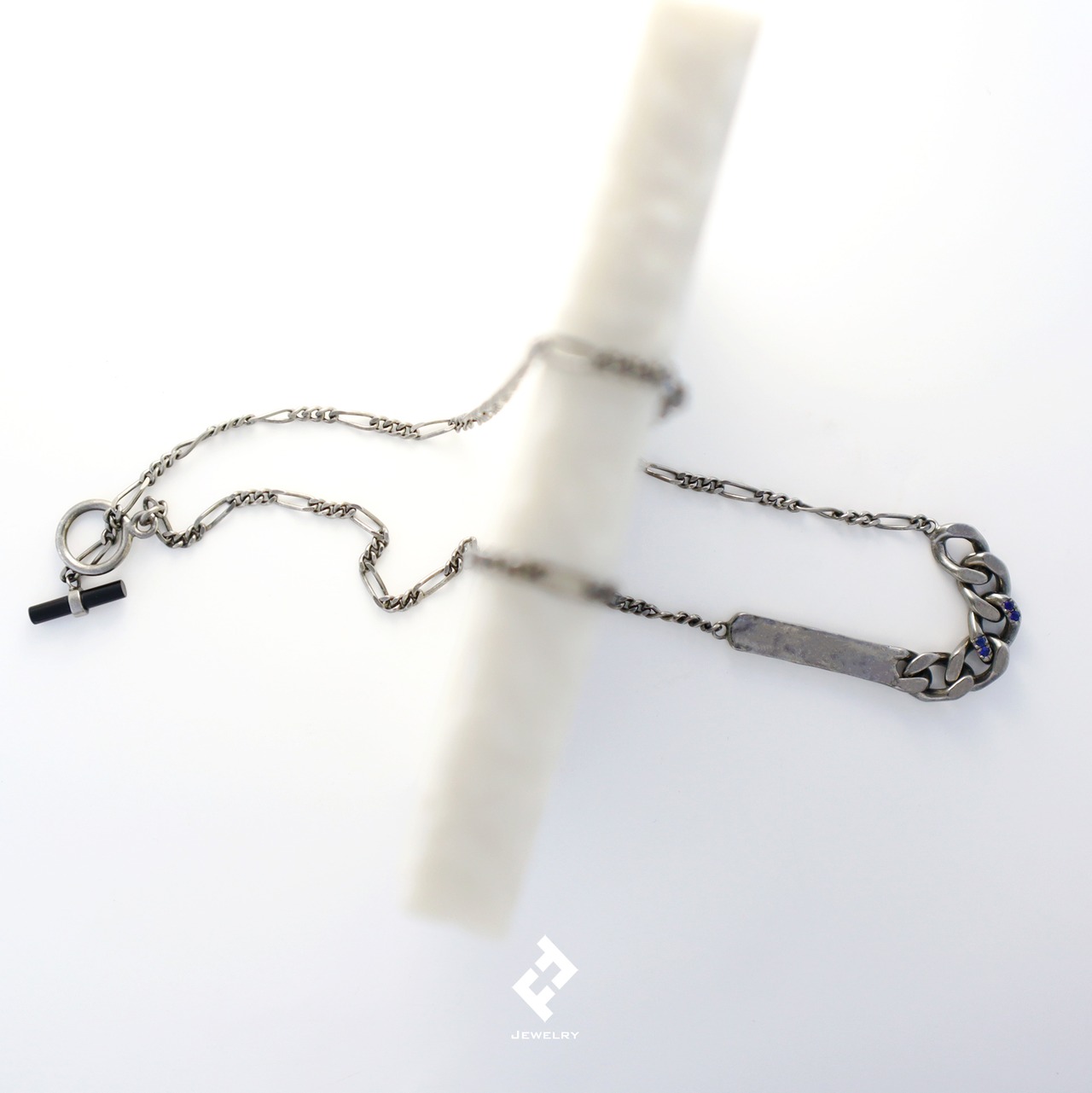 +cadenas・ バーネックレス (black+sapphire)