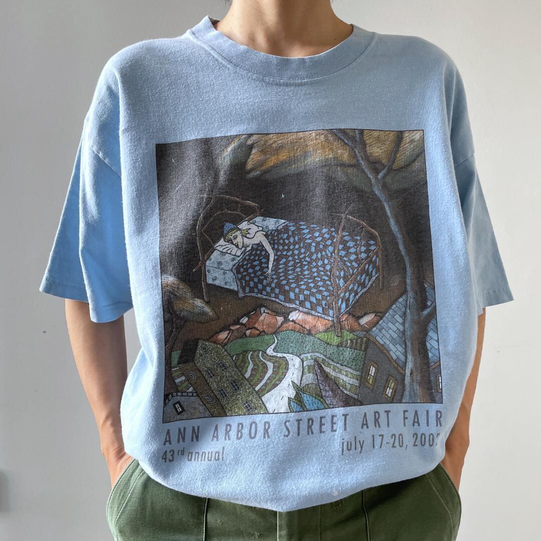tGF859 Tシャツ 00s 2002年 ストリートアートフェア ベッド