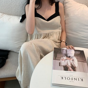 ワンピース 二次会 結婚式 パーティー 袖なし 2色 バイカラートリム ノースリーブ ミモレ ミモレ丈 フレア バックコンシャス リボン スクエアネック 大人可愛い きれいめ シンプル カジュアル 大人 上品 お洒落 大人可愛い 大人女子 ラブリー キュート モード系 セクシー エレガント モダン 主役級 紫 パープル 無地 春 夏 レディース オフィス ビジネス OL 通勤 学生 通学 デート お出かけ 休日 イベント リゾート 旅行 海 プール 着回し 普段使い 重ね着 韓国 韓国系 オルチャン