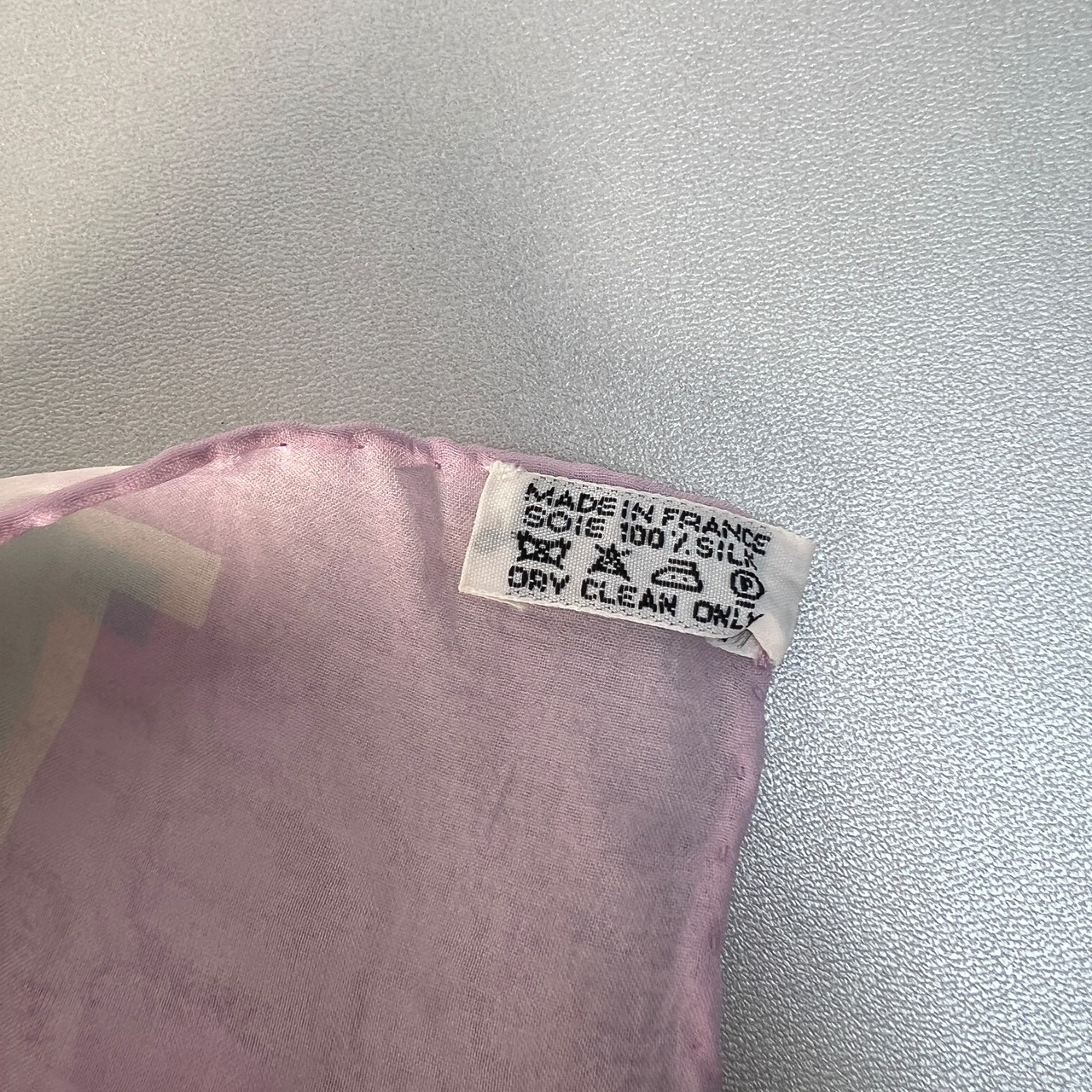 【最終処分SALE】HERMES エルメス  カレ６５ スカーフ ピンク A-8629