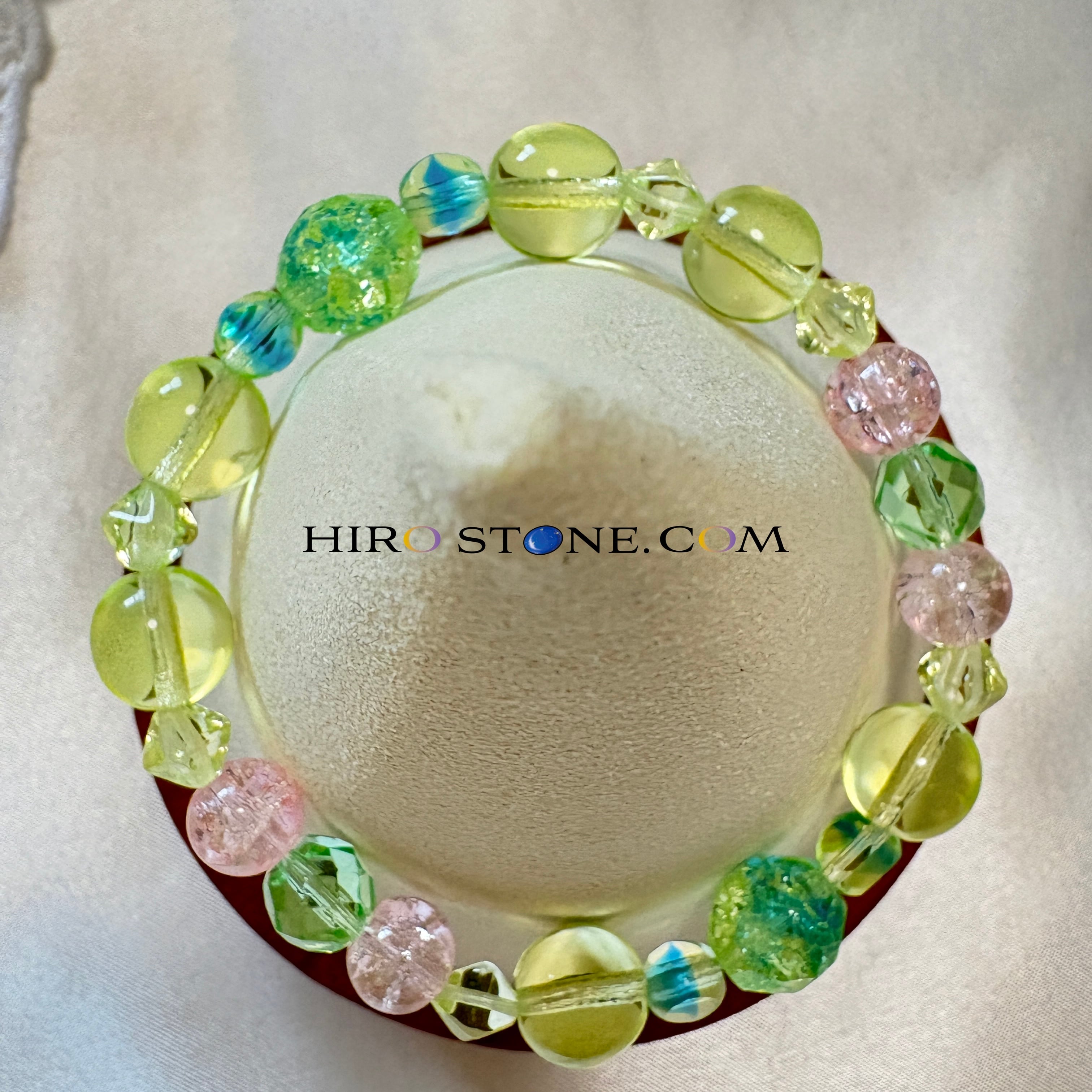 夜空の煌き - ウランガラスの華麗なブレスレット 内周15㎝