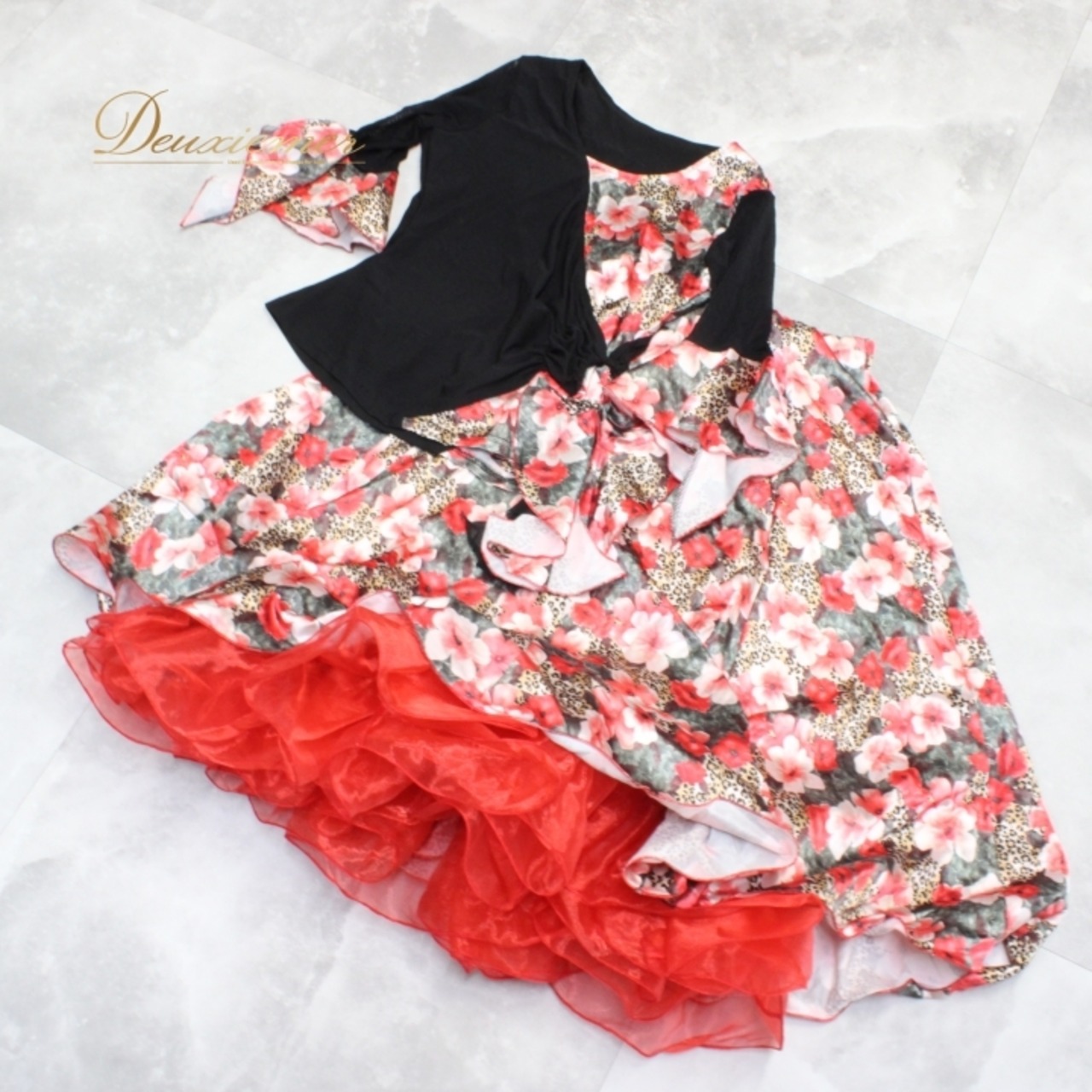 社交ダンス 衣装 スタンダード 上下セット ツーピース レッスンウェア パーティ衣装 赤 黒 ICHIOKU イチオク ブラック系 レッド系 花柄 シック デザイン 二重スカート ボリューム 優雅 動き ヒョウ柄 伸縮性 ウエストゴム パーティー ダンスウェア フラワープリント レディース おしゃれ 華やか 上品 体型カバー 競技用 かわいい