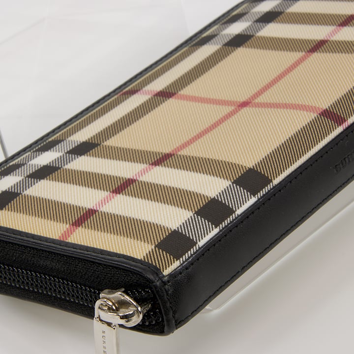 BURBERRY ノバチェック ブラック 長財布 ラウンドジップ 使用感有 BURBERRY ノバチェック ブラック 長財布 ラウンドジップ 使用