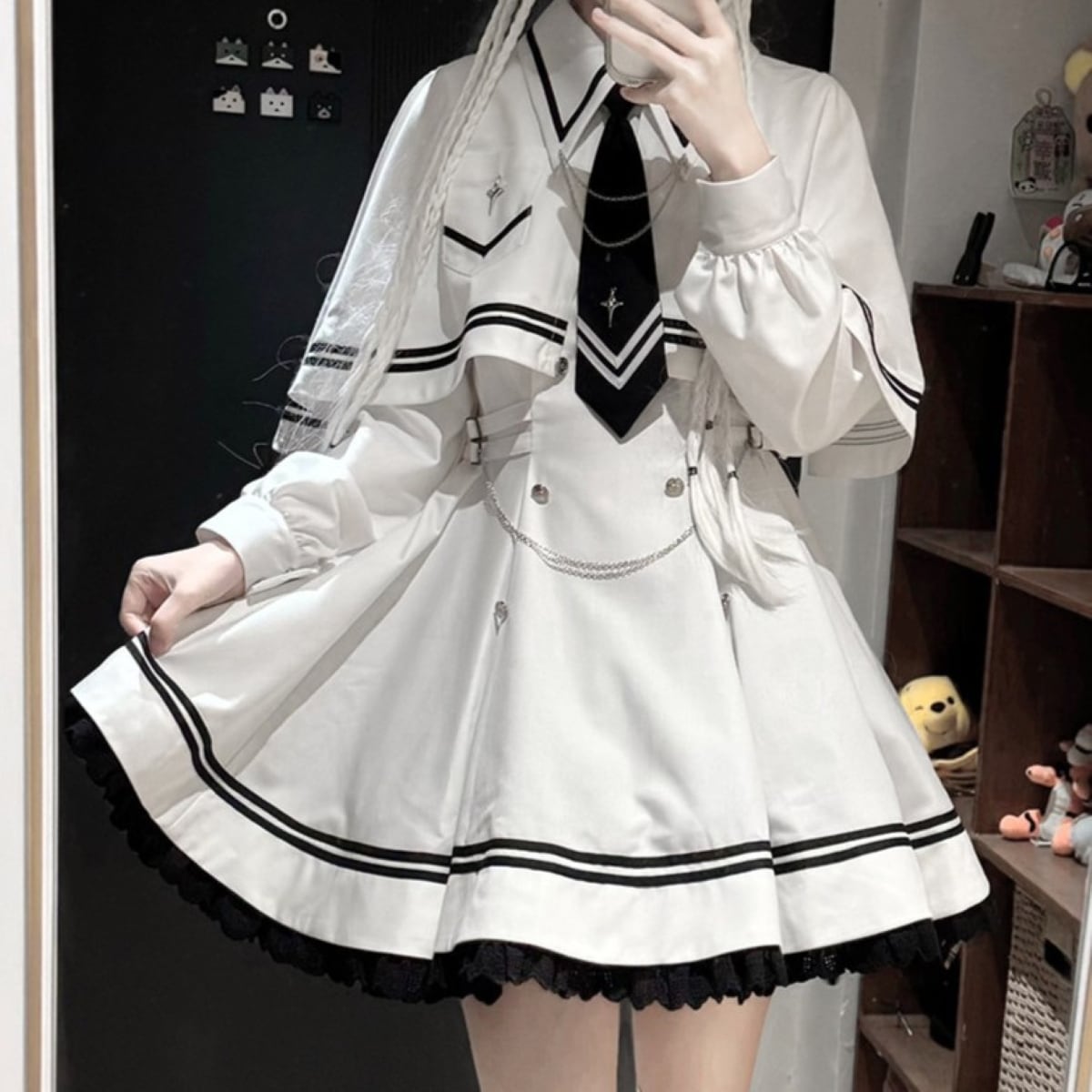 魔法学園ケープ付きホワイトセットアップ | Maiden's Rêve