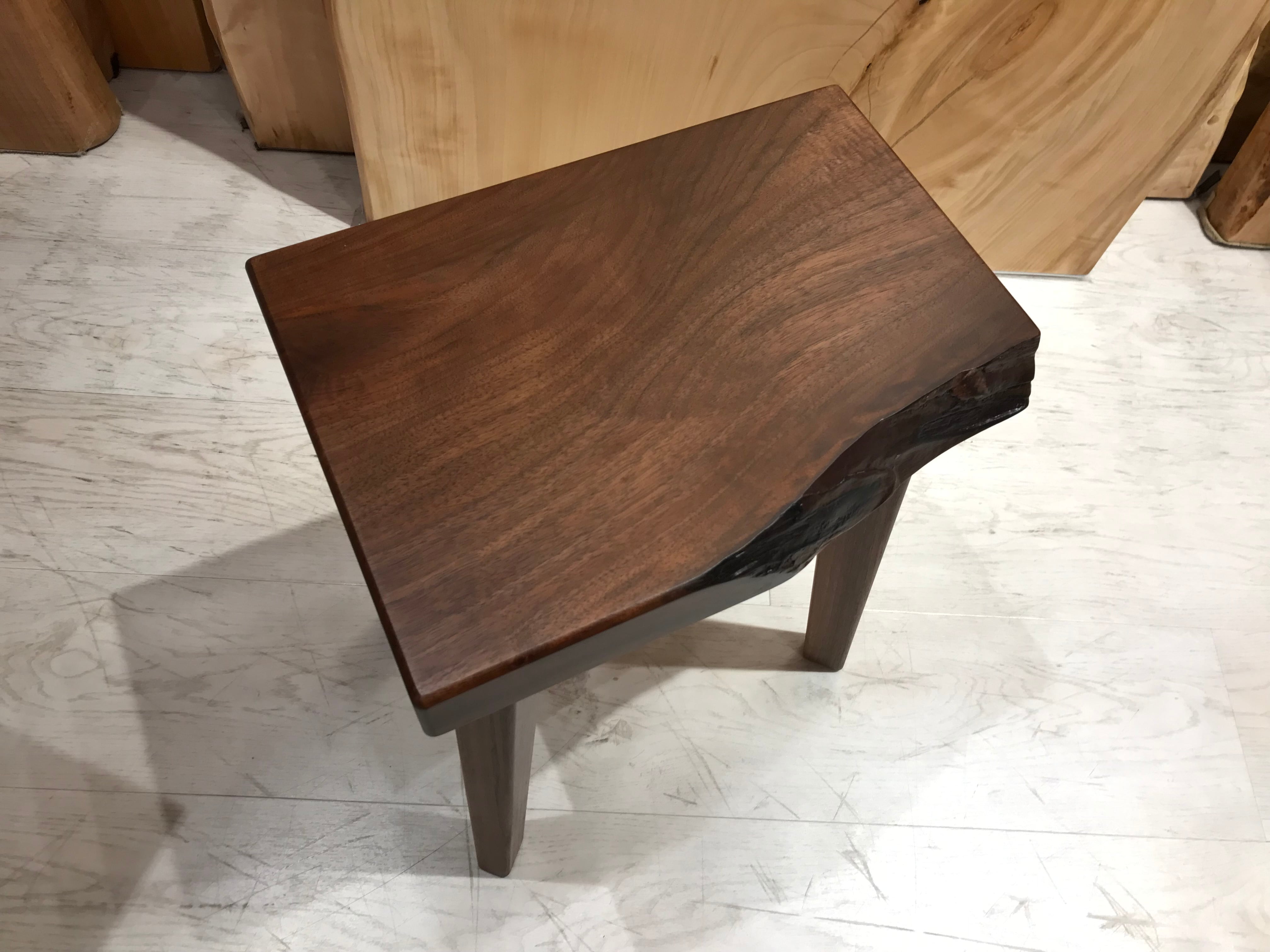 ウォールナット スツール 345×200-250×440 | 千年家具 - 一枚板