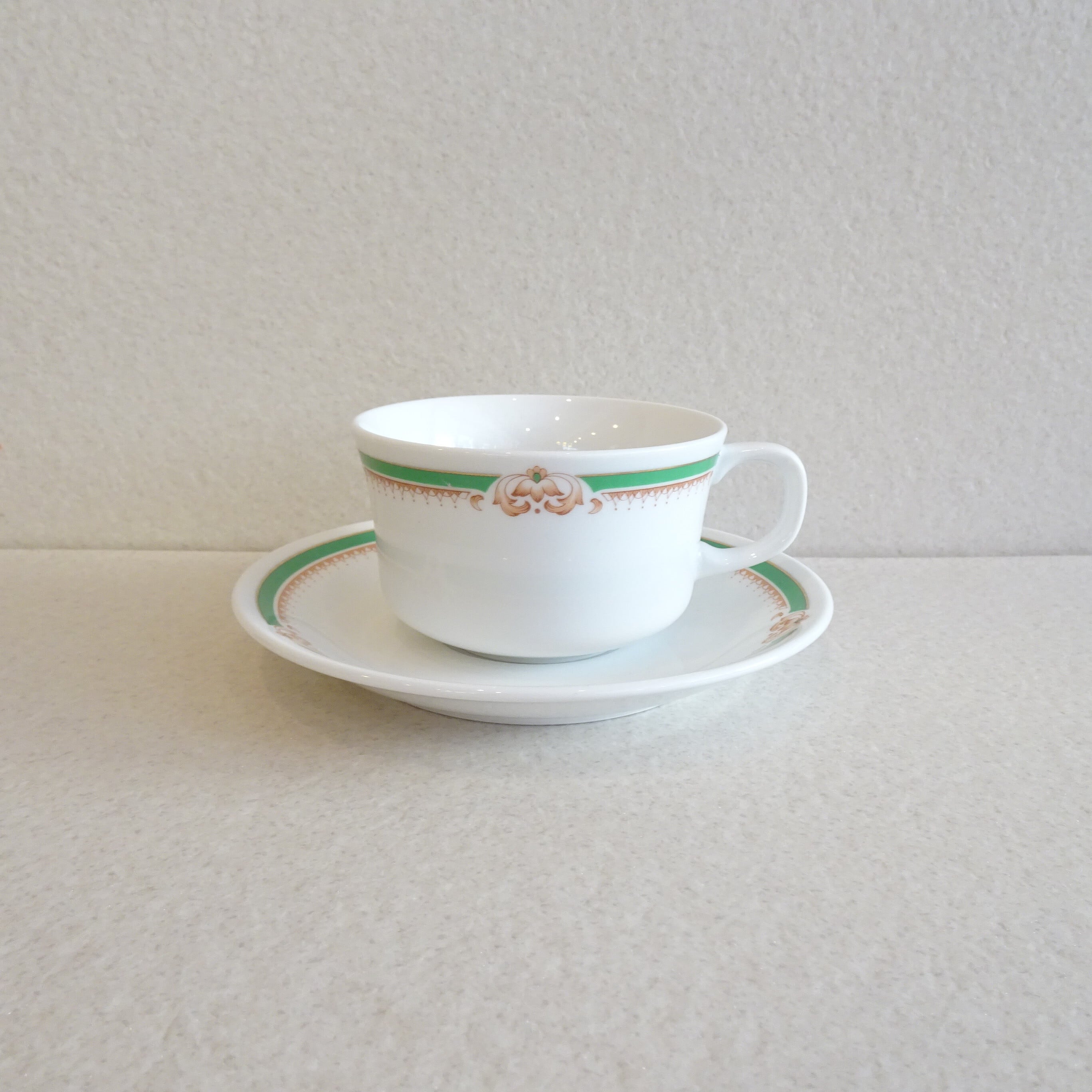 エメラルドグリーンラインのレトロなカップ＆ソーサー 2客セット | 純