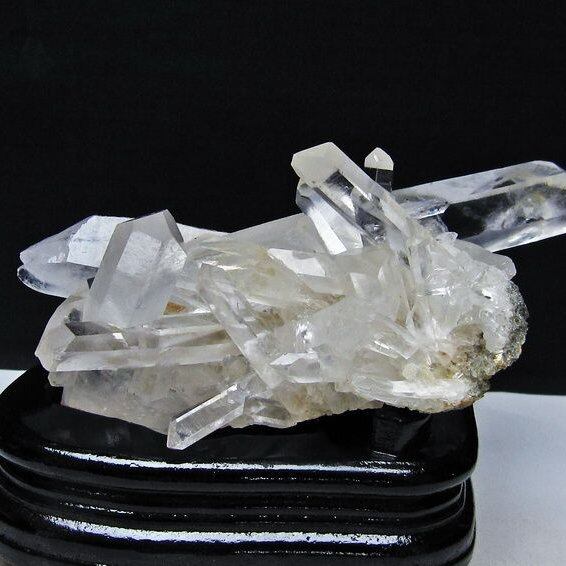水晶 クラスター マダガスカル産 台座付属 水晶 原石 一点物 182-9342