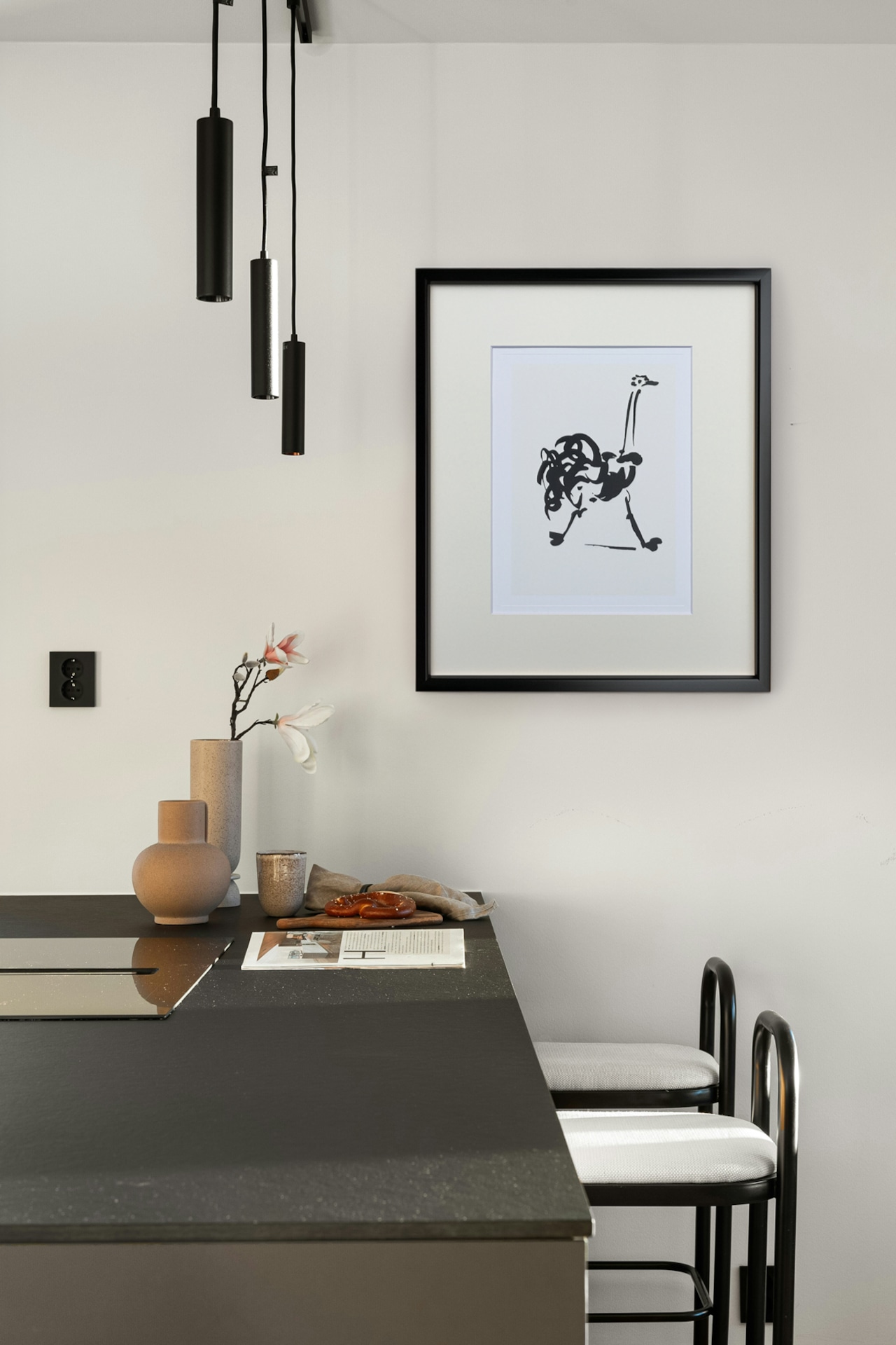 [額縁付き] パブロ・ピカソ「L'autruche（ダチョウ）」ブラックフレーム アートポスター 530×630mm AFPP11 - 3