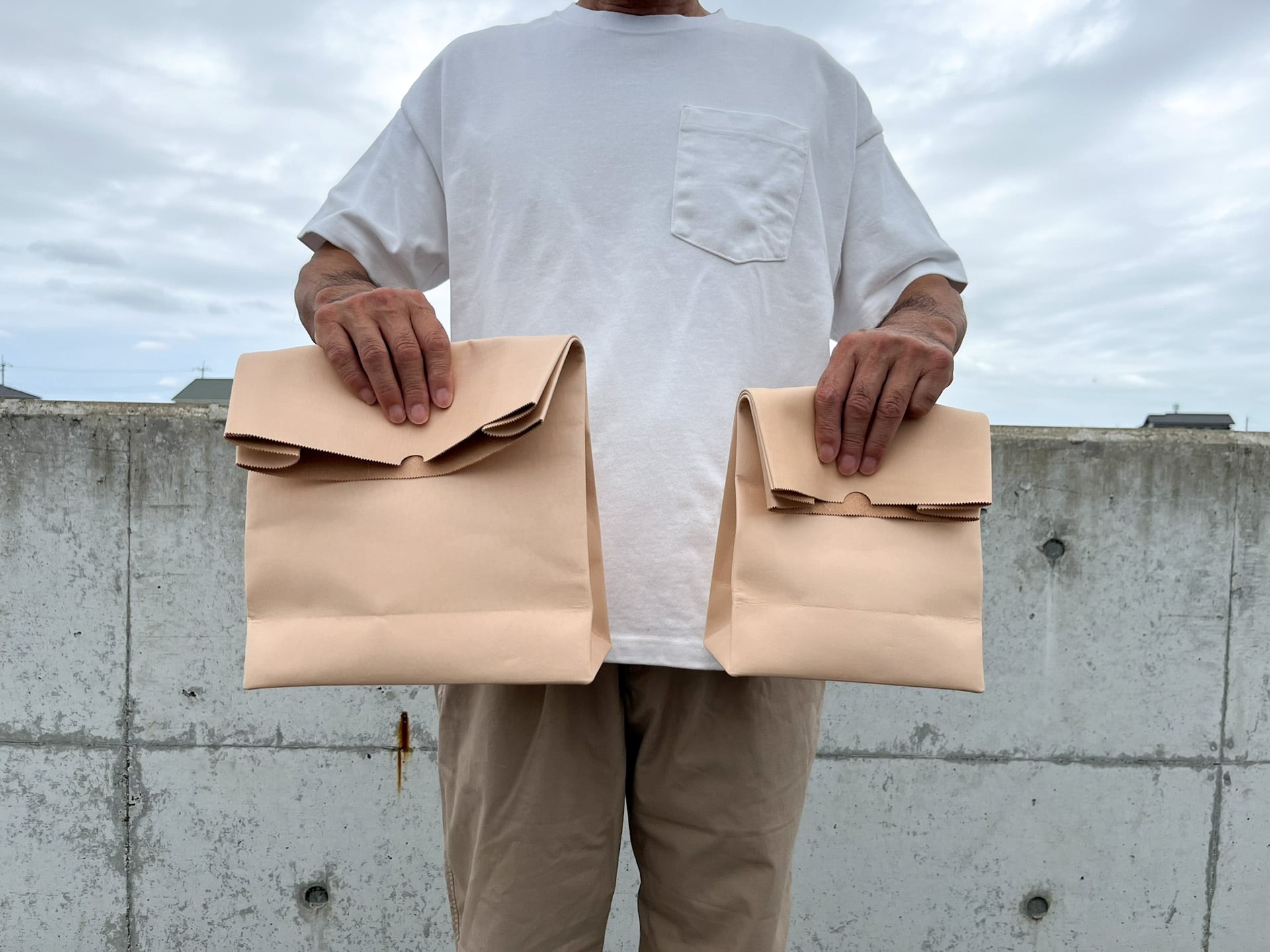 紙袋のようなただの袋 | 革り小物 Aster*isk