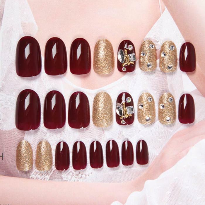 87ボルドー、ゴールドにキラキラストーンが綺麗なネイルチップ