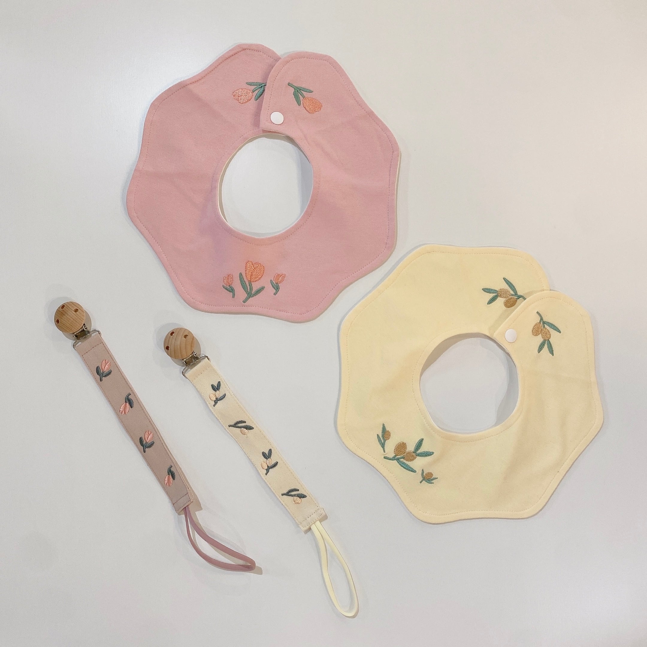 おしゃぶりホルダー