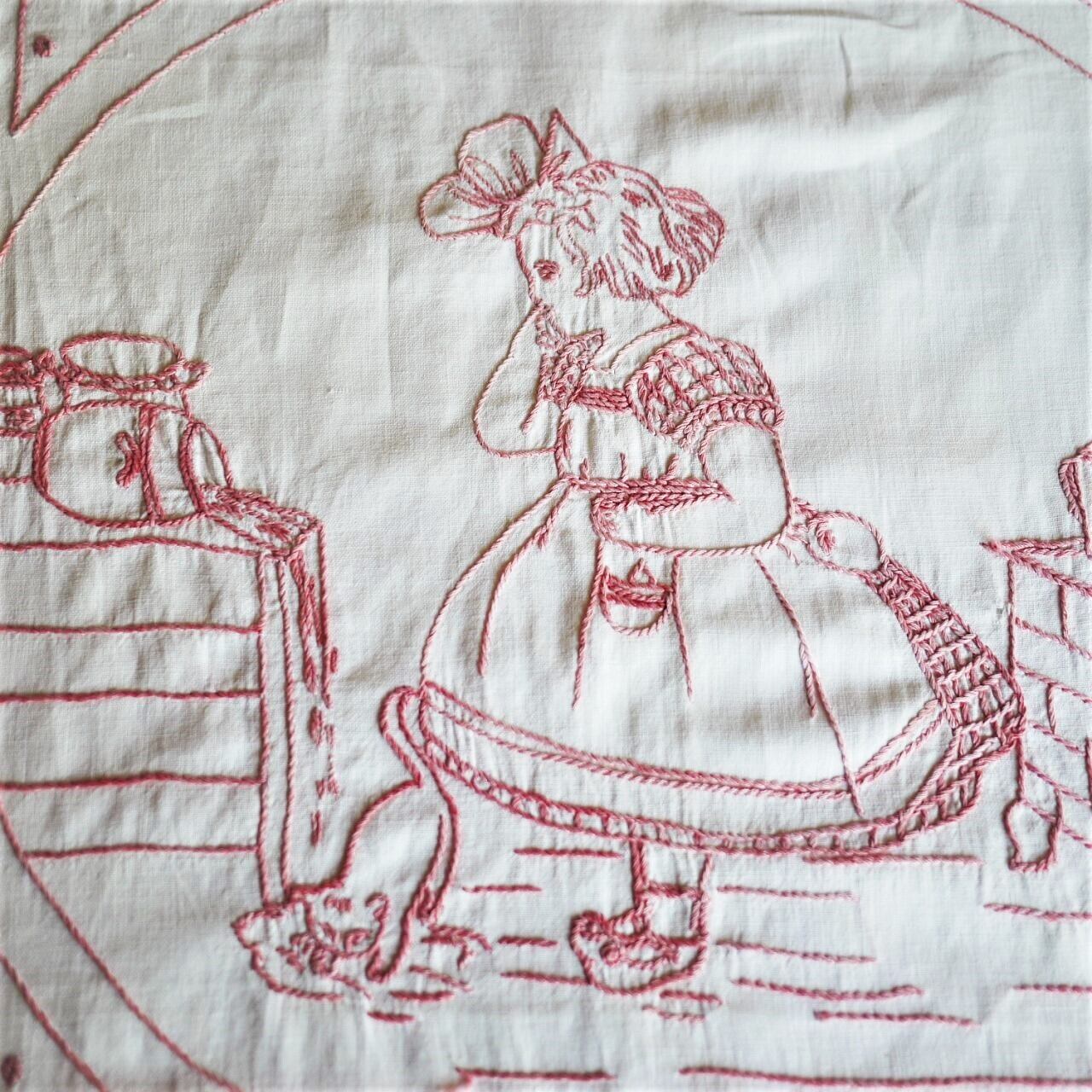 刺繍オーバータオル ドイツ ねこと女の子