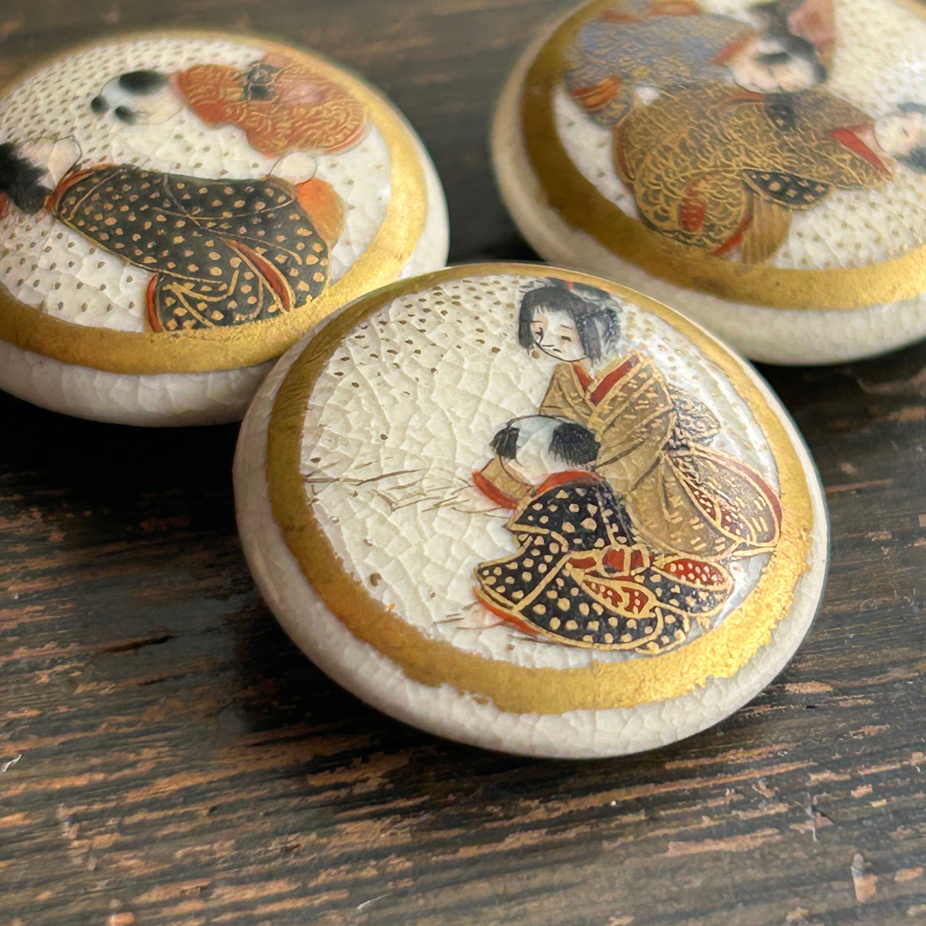 アンティーク　明治の里帰り薩摩ボタン　小3個セット