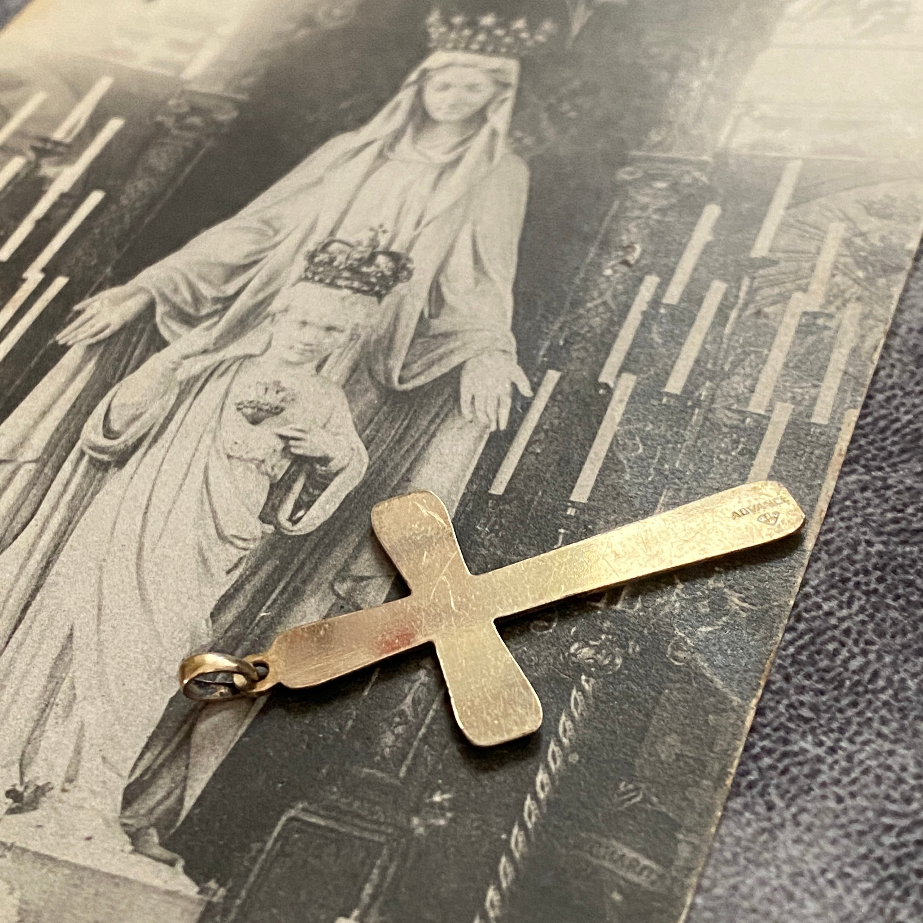 アラベスク調彫刻クロス【Fleur de Foi（信仰の花）】 | Antique