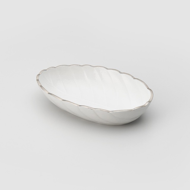 ホワイト渕プラチナ リーフ型鉢