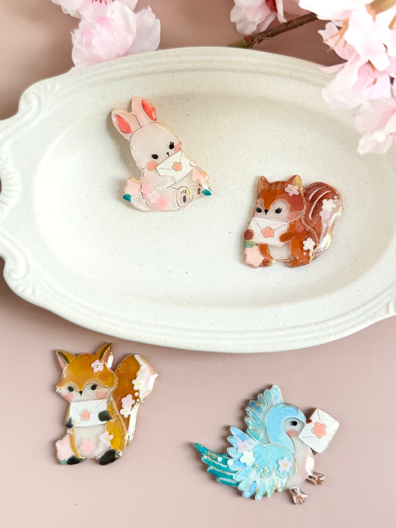 ブローチ『さくらポストのキツネさん』ストーリーカード付き