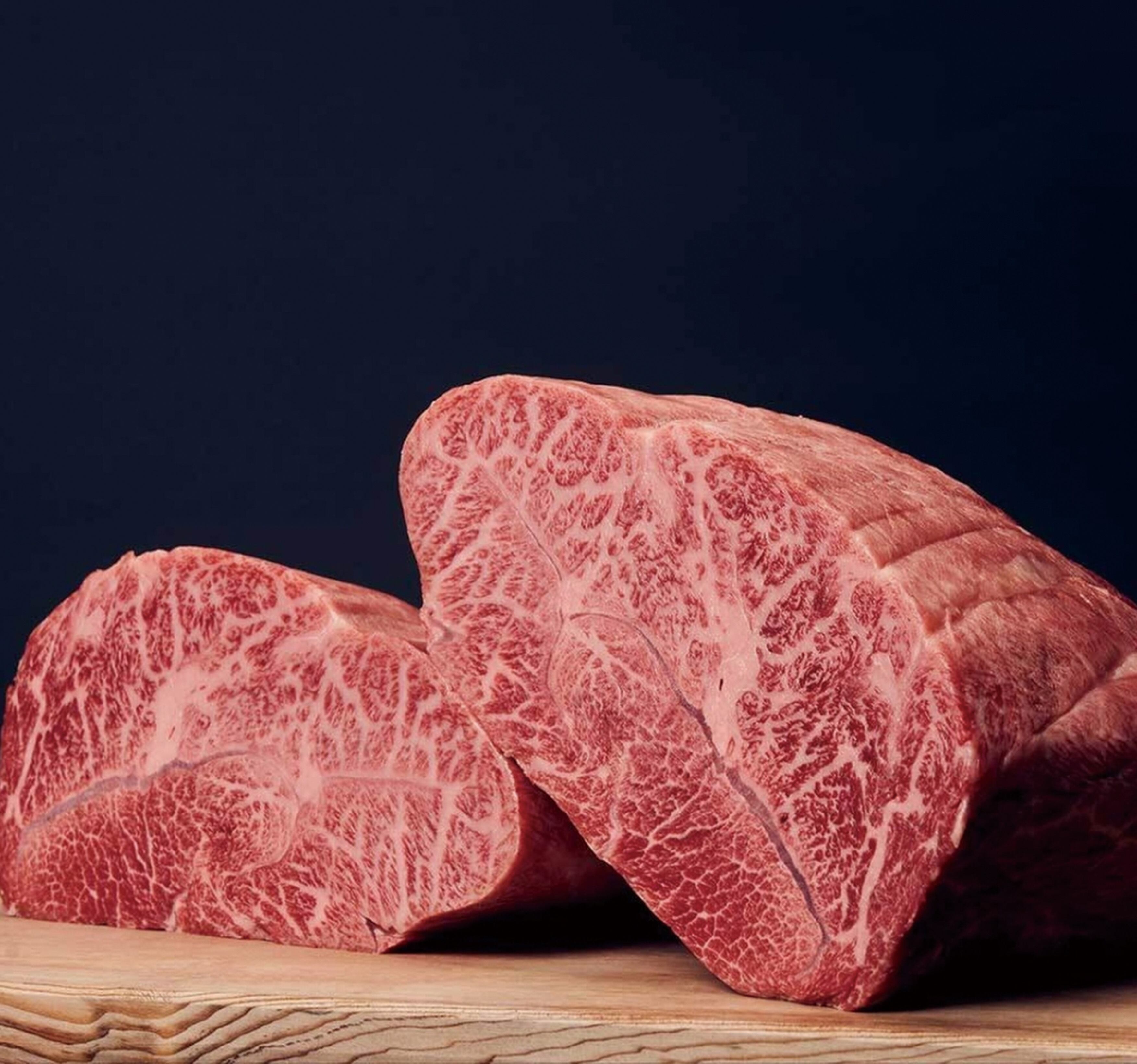 《送料無料》ミスジ【塊】 約3kg 華やかな霜降りと濃厚な味わい。和牛オリンピック日本一の農場からお届け