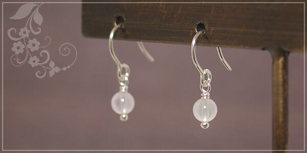 ローズクォーツ4ミリ玉ピアス(イヤリング)