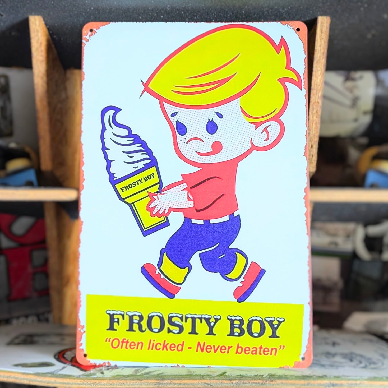 送料無料!ちょうどいいブリキ看板 【 Frosty Boy ( フロスティボーイ ) 】 METAL SIGN / メタルサイン / ブリキ看板 / サインボード / ビンテージ加工〚アメリカン雑貨 アメトイ〛