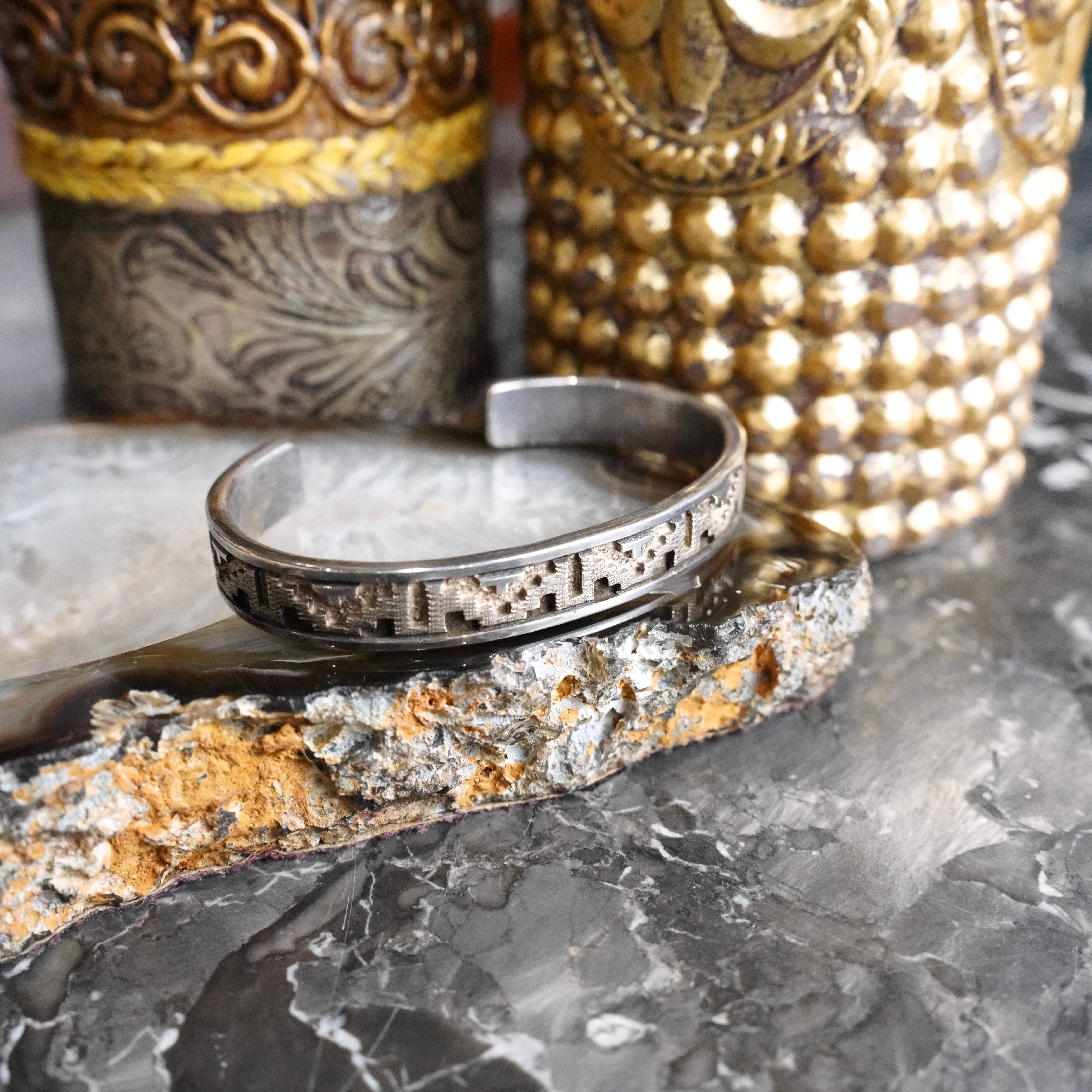 INDIAN JEWELRY NAVAJO DAN JACKSON OVERLAY DESIGN SILVER BANGLE