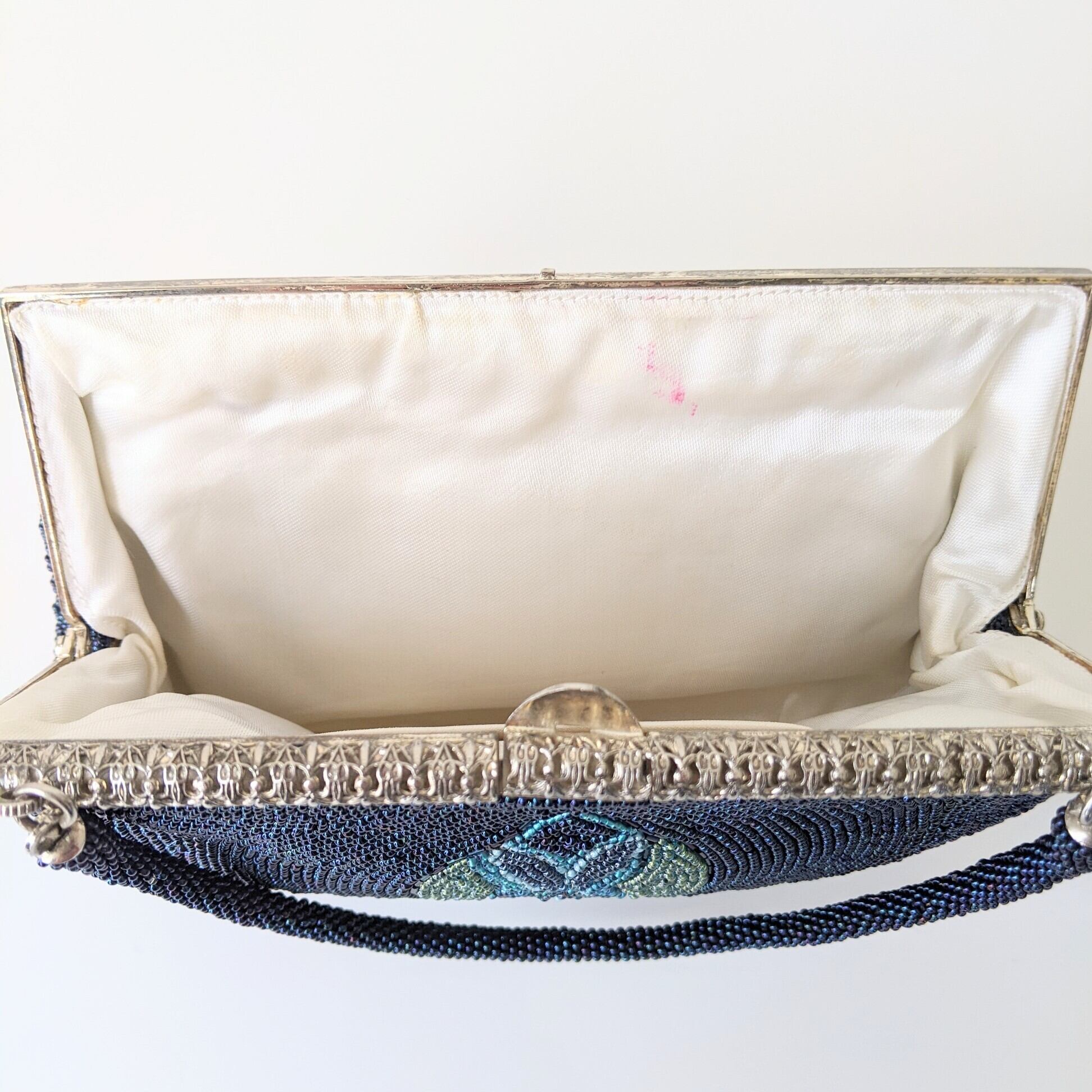 Vintage】ビーズ刺繍バッグ パーティーバッグ 幾何学模様 青 Vintage】ビーズ刺繍バッグ パーティーバッグ 幾何学模様 青