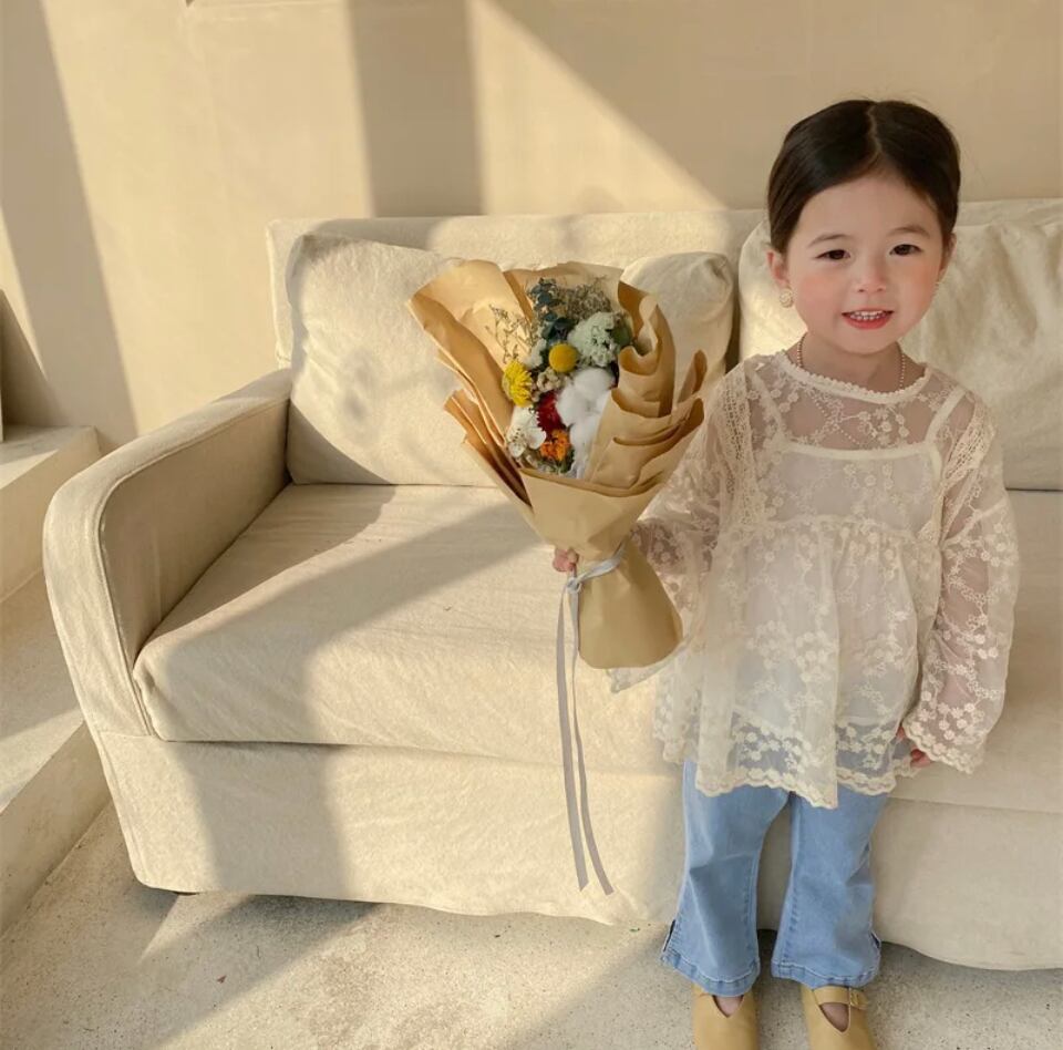 レースブラウス•••••••海外子供服 プチプラ 韓国 刺繍 春 フォト 撮影 女の子 ナチュラル