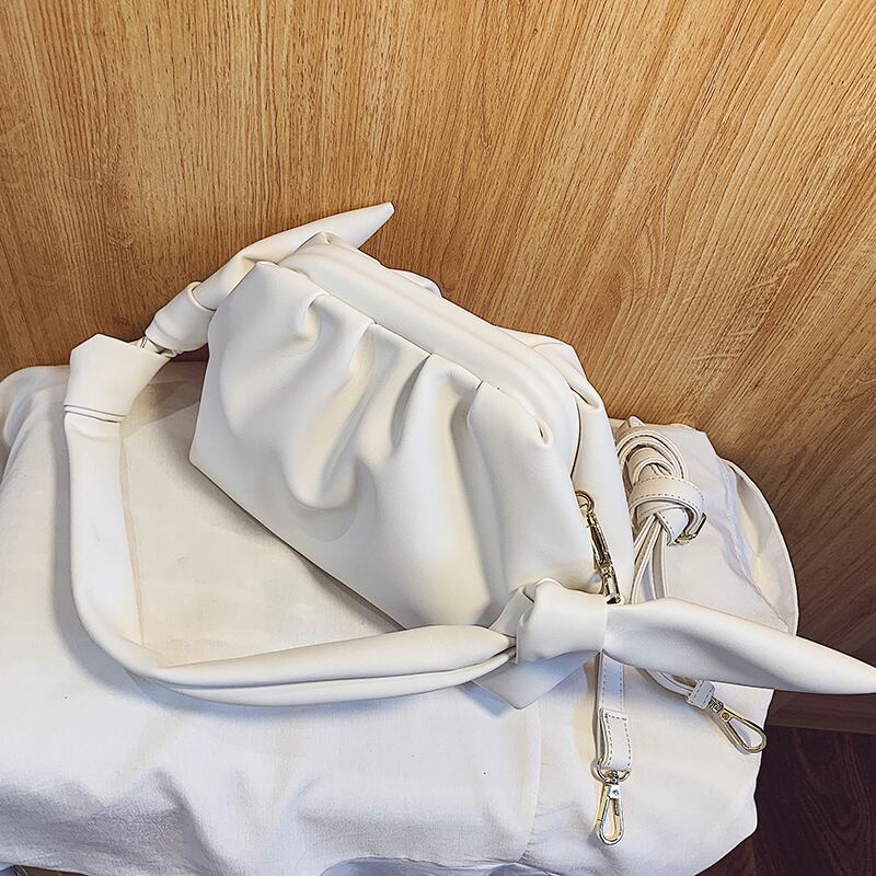 シンプルなレディースワンショルダー脇バッグハンドバッグ2020新しいトレンディなファッションワイルドフォールドポータブルクラウドメッセンジャーバッグ Tiancai_Wing_Bag9247090