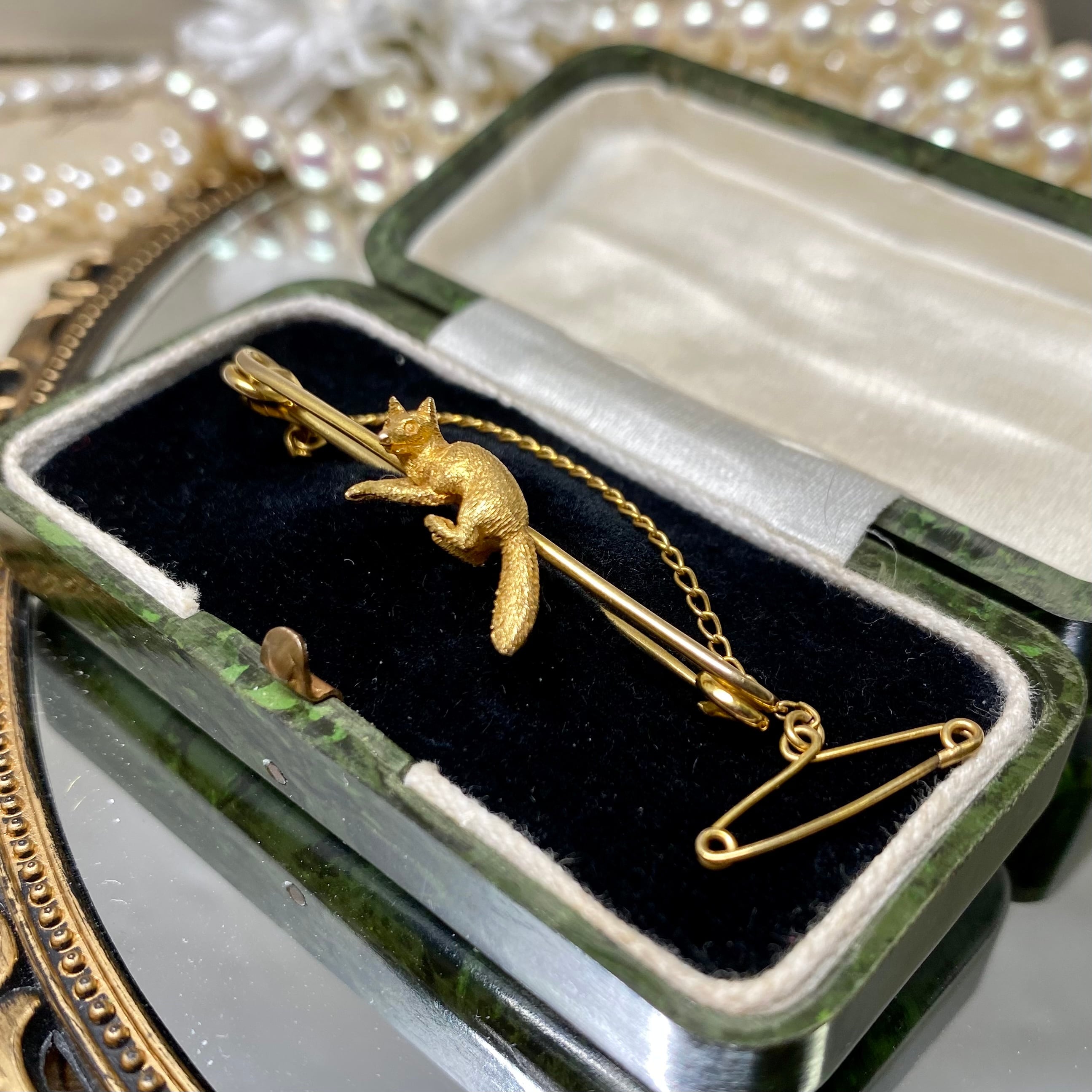 イギリス キツネ アンティーク ブローチ fox broach 15ct程度 イギリス キツネ アンティーク ブローチ fox broach 15ct程度