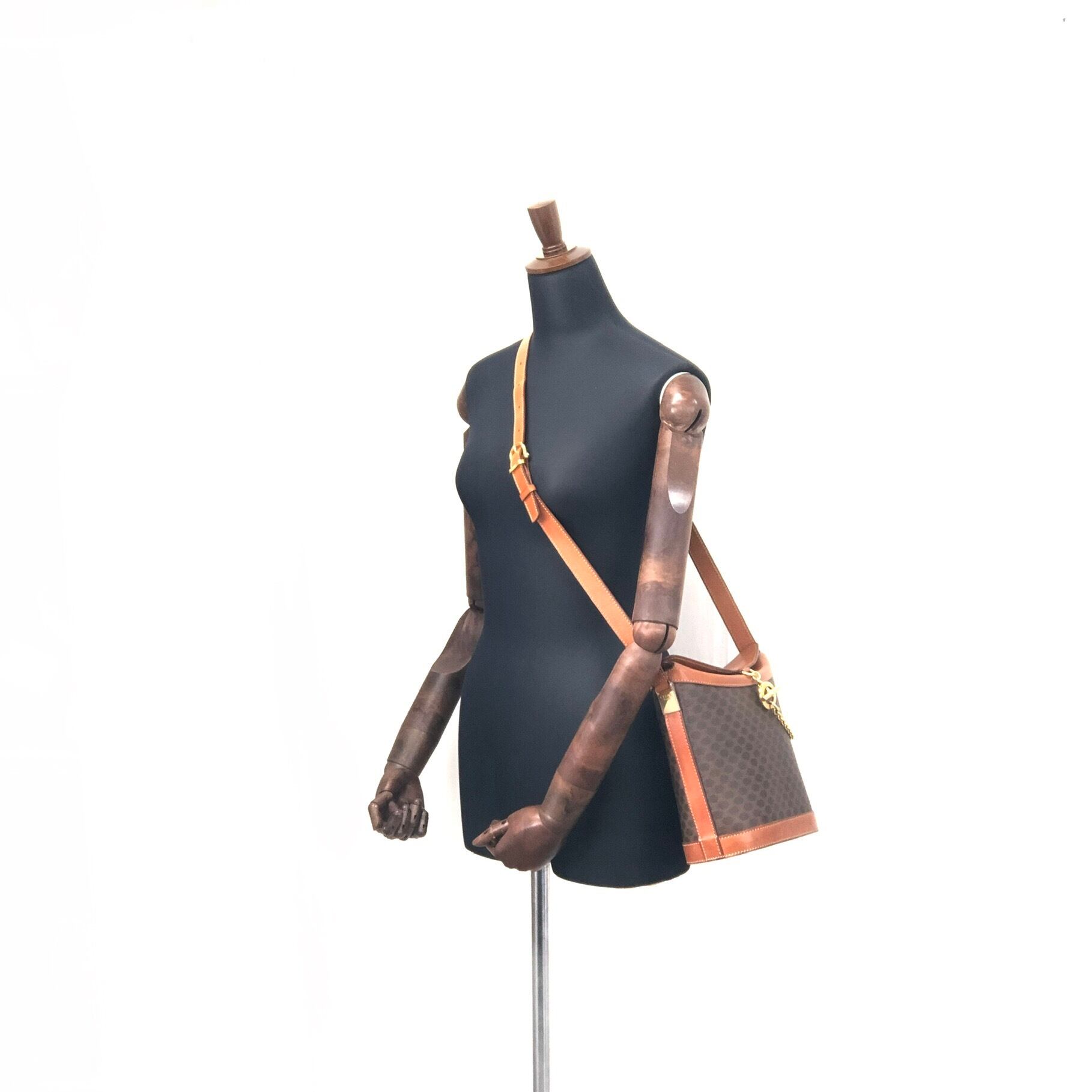 オールド　セリーヌ　マカダム柄　ショルダーバッグ　サークルロゴ　ブラウン　PVC CELINE - オールド セリーヌ マカダム柄 ショルダーバッグ サークル