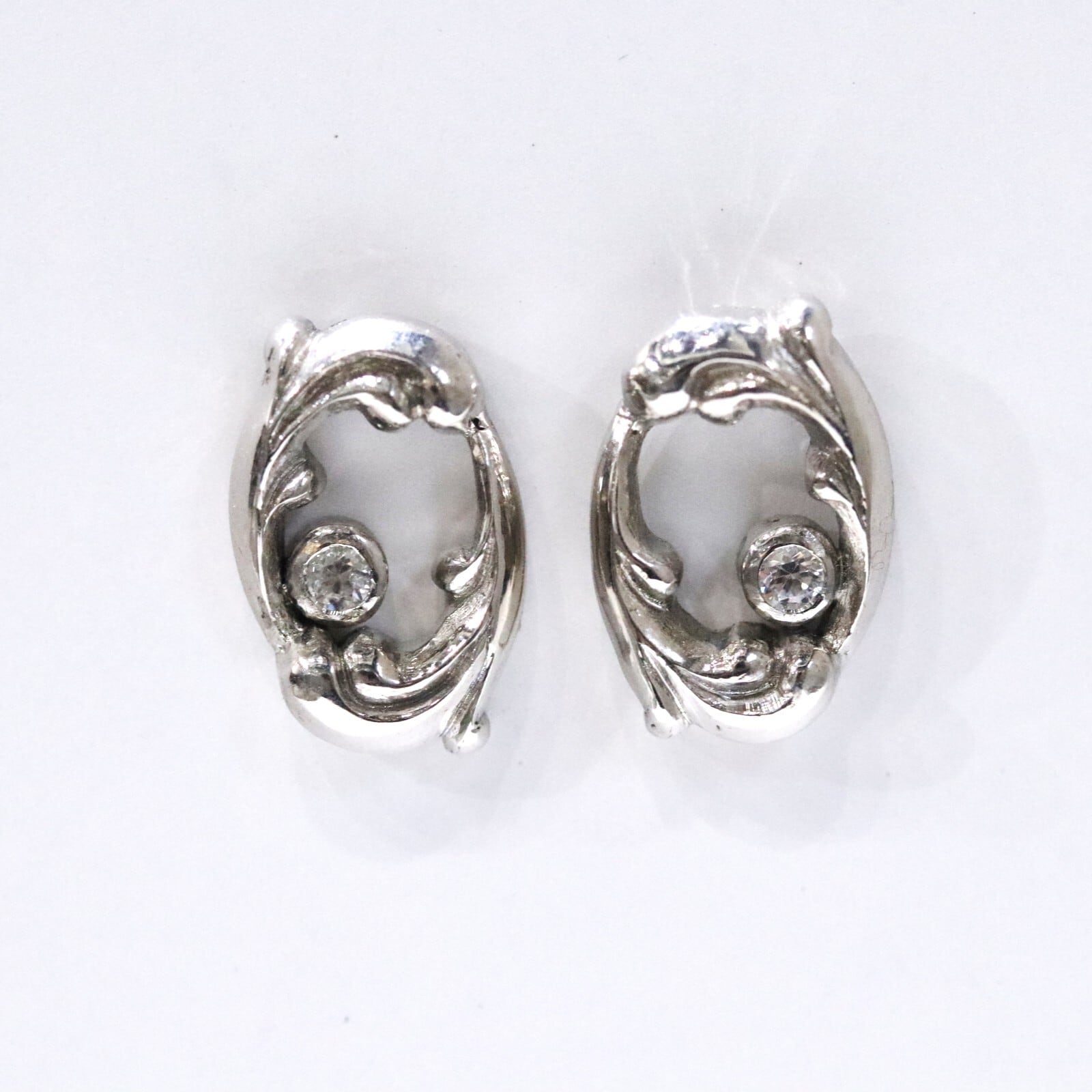 SVホワイトジルコン 唐草ピアス