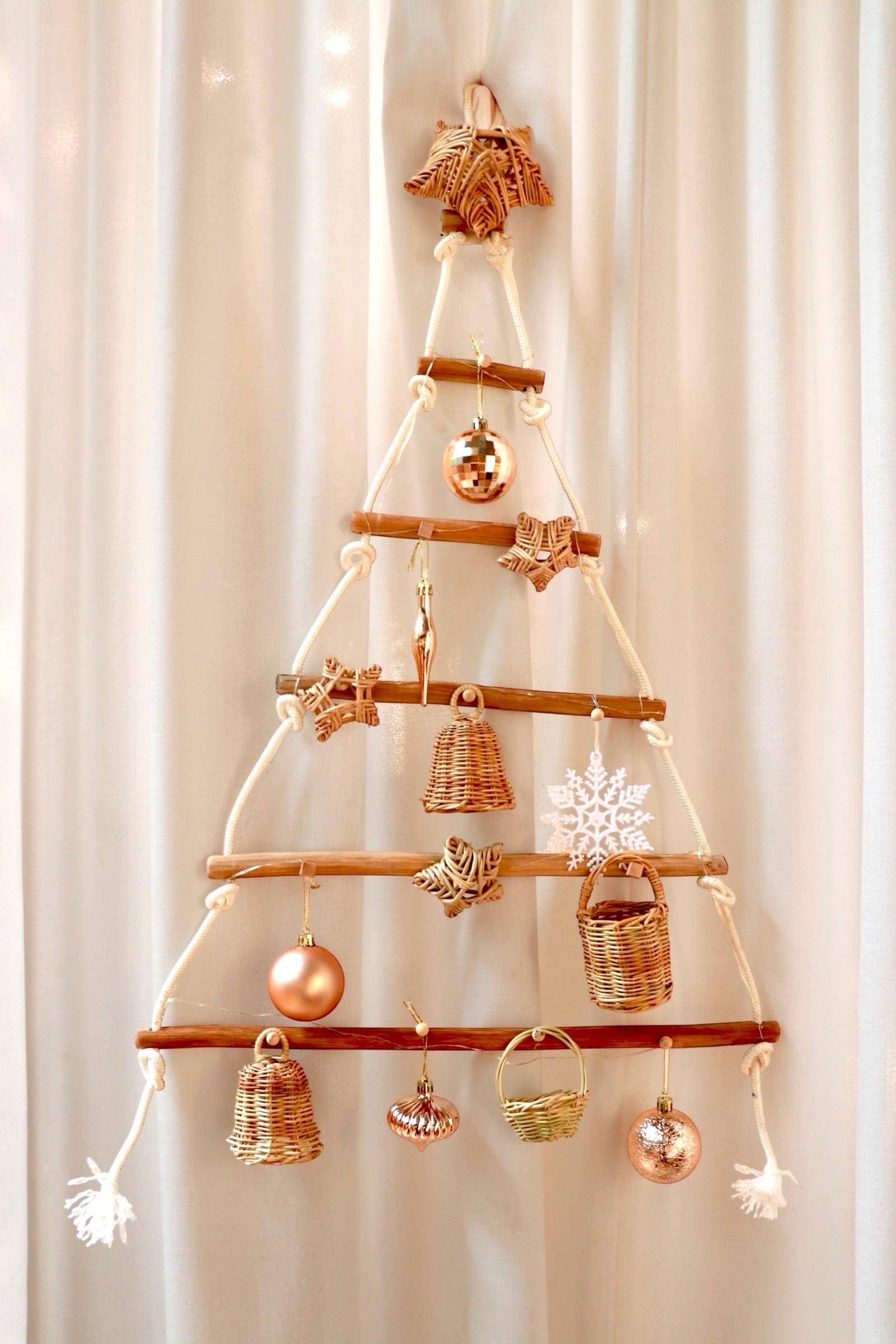 ラタン壁掛けXmasツリー(ラタンオーナメント付き)