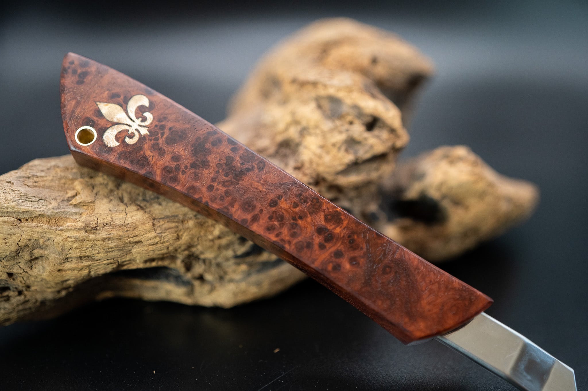 S型木製カッターナイフ 本花梨瘤杢 極上 象嵌 フルールドリス flamberg