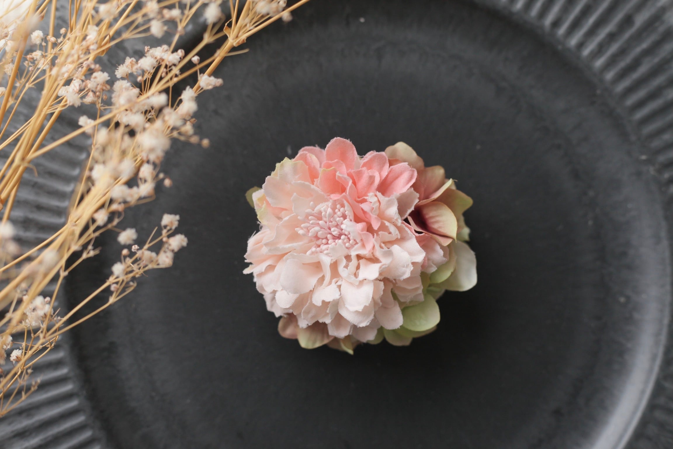 【送料無料】グラデーションダリアのコサージュ(pink)