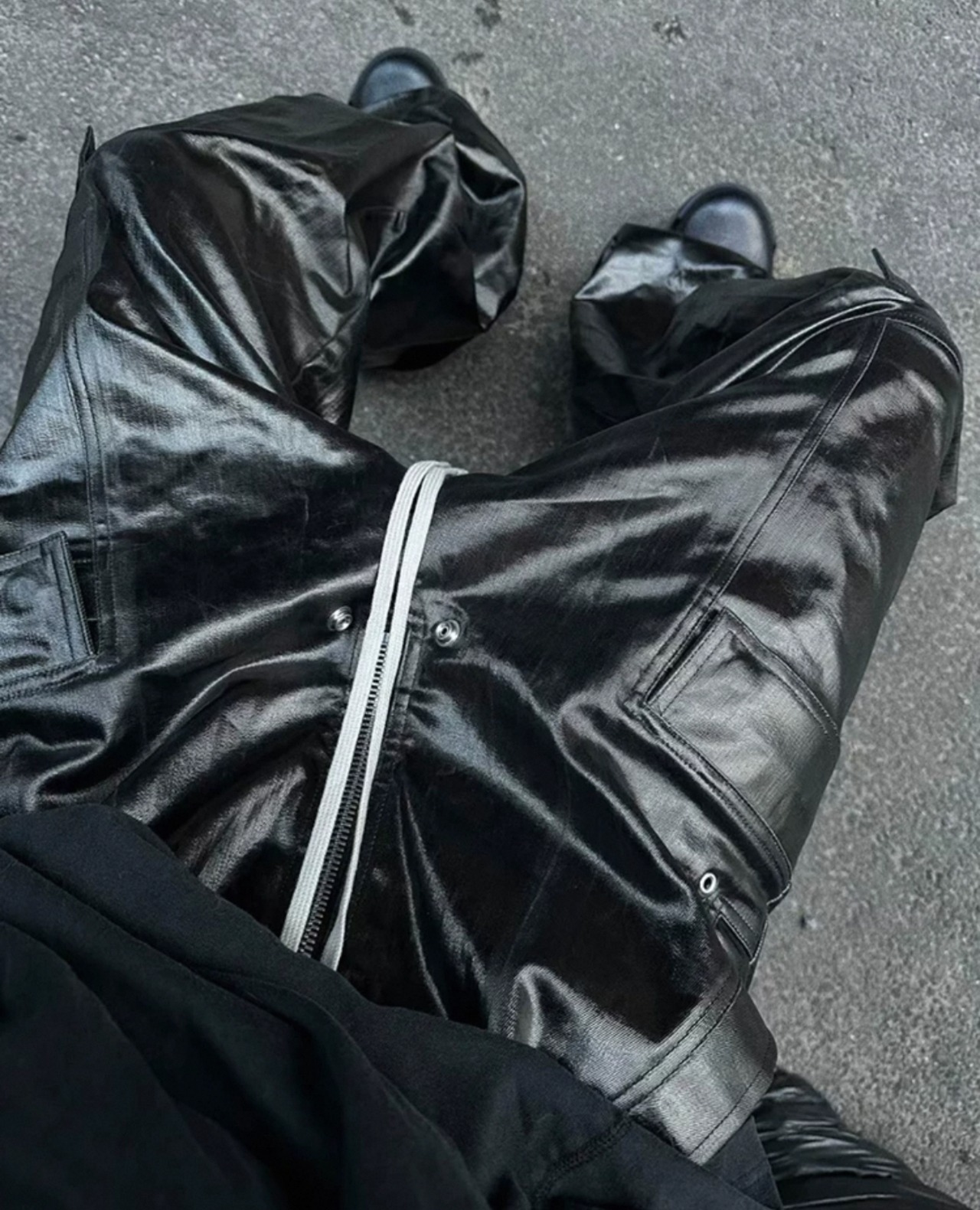 center zip wide black cargo - 6