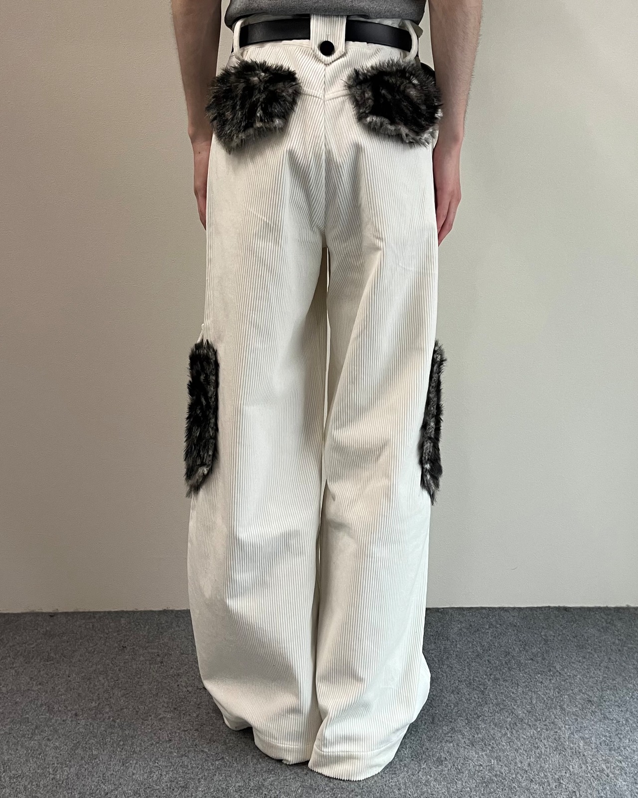 【26/AW Oscar Ouyang】Ivory corduroy cargo trousers