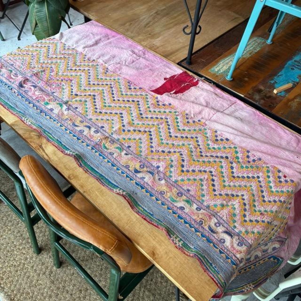 INDIA　Vintage Rabari embroidered fabric　70×190cm　28000-1