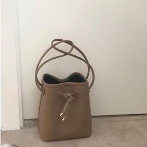 エコレザーバスケットバッグ　A0553