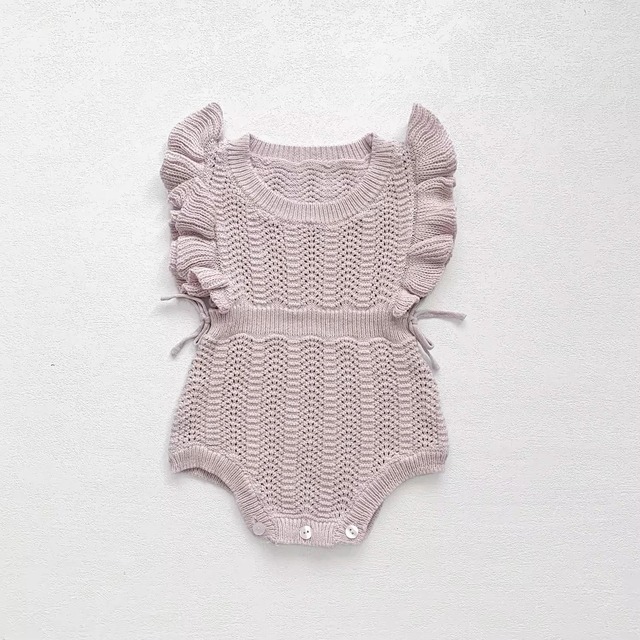 【取寄】フリルとリボンにキュンとくるニットロンパース