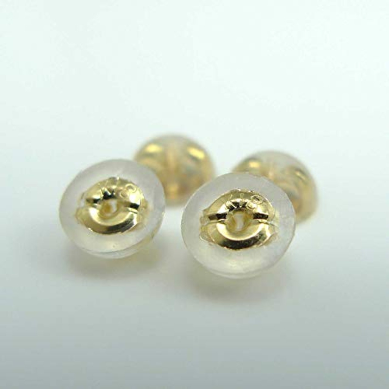 ピアスキャッチK18(18金)ダブルロック・2ペア(4コ)セットシリコン 日本製 ポスト径0.65mm〜0.8mm対応 made in JAPAN