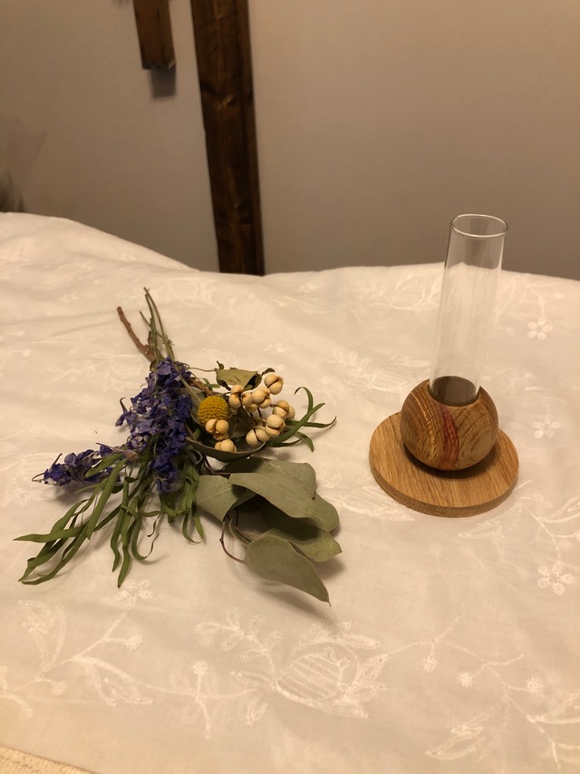 花瓶とドライフラワー (ナンキンバゼ)