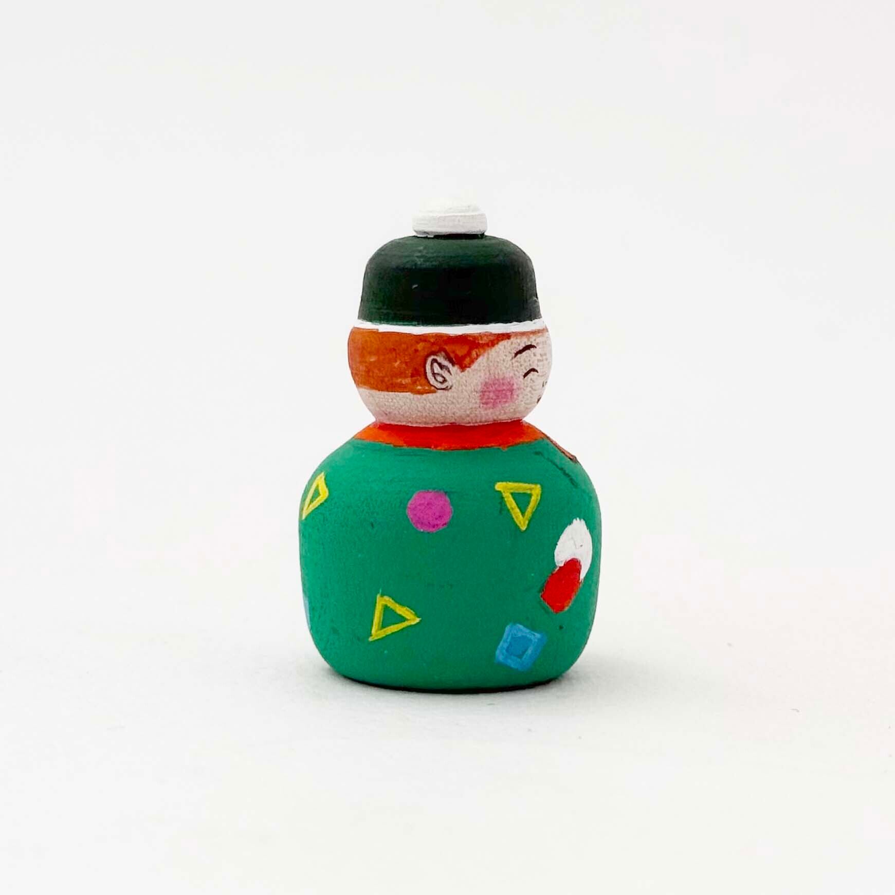 新型雪遊びこけし / 笹原綾工人