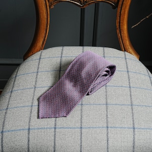 5-Fold Jacquard Silk Tie purple: Crafting a Luxurious Knot 2502-26