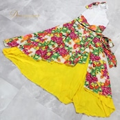 フラダンス 衣装 ツーピース セットアップ 上下セット ホワイト系 レース アシンメトリー スリット ホルターネック カップ付き 裏地 かわいい 華やか 鮮やか 明るい カラフル ハワイアン アロハ ハワイアンプリント フラ ダンス レッスン 練習 おしゃれ