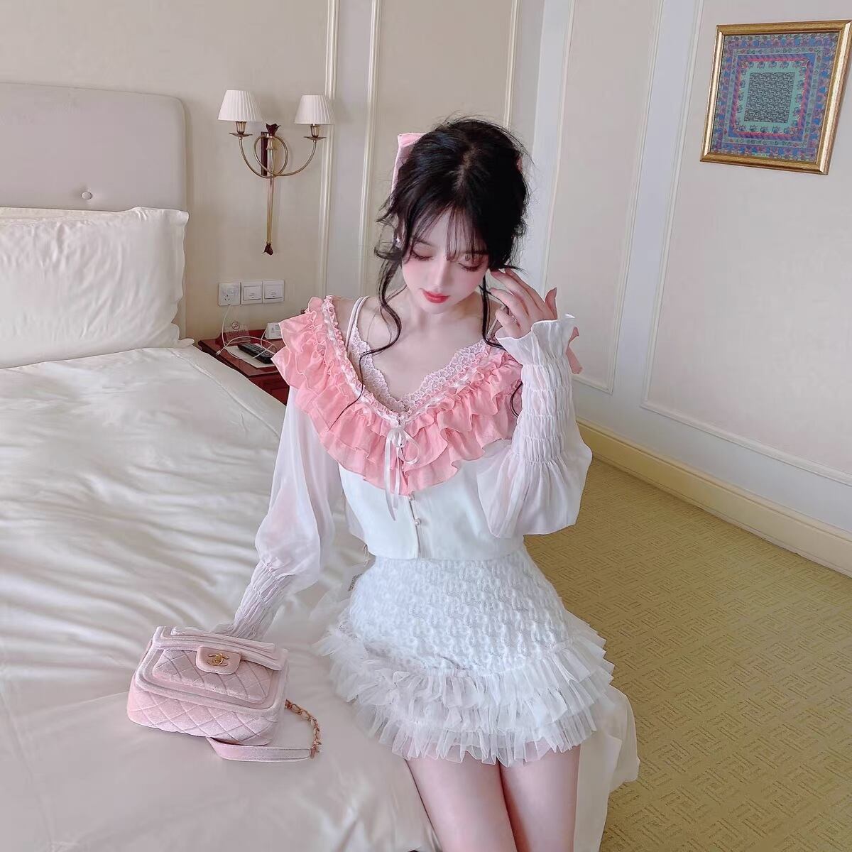 入手困難✨ ピンクハウス 長袖シャツ フード カーディガン フリル リボン 白色 ♡🐇幸見うさぎ🍡♡ ノースリーブブラウス ¥37,400 無地ローンオーバー