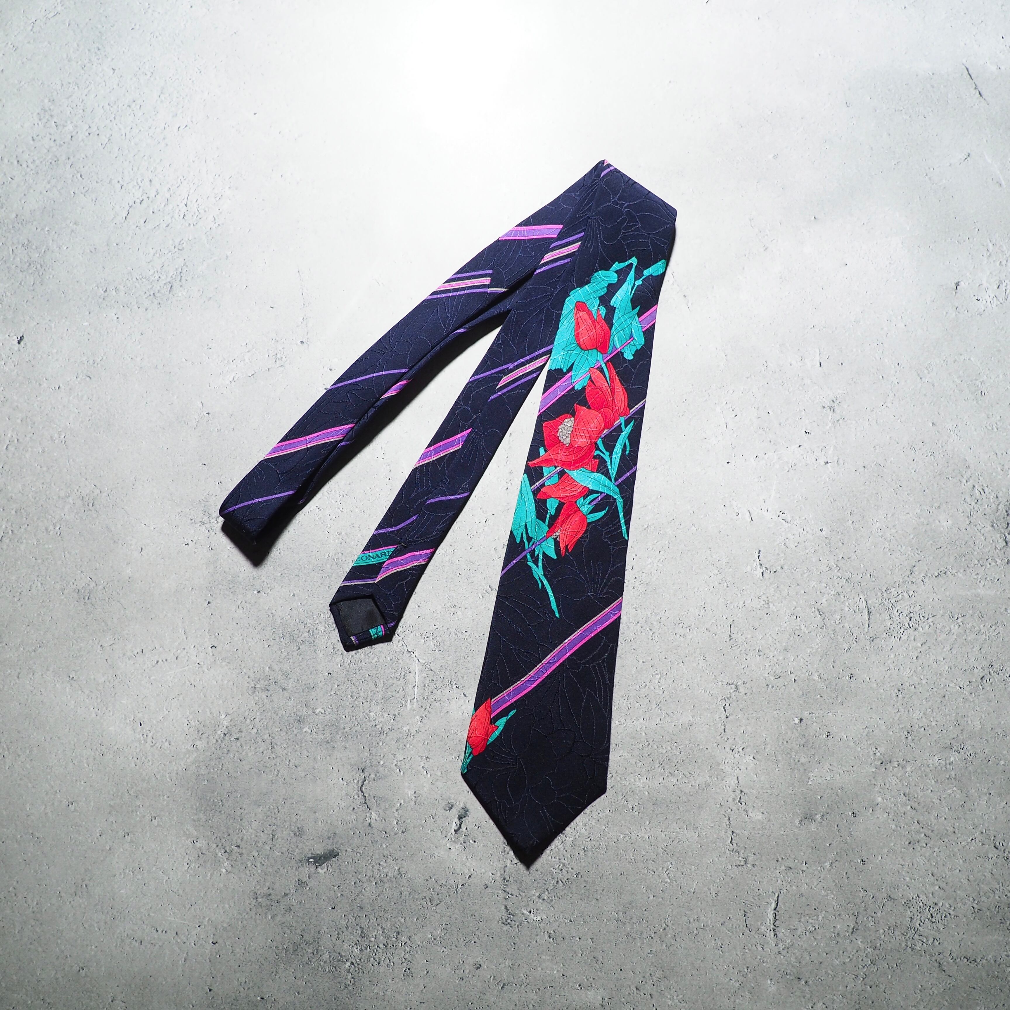 " Leonard " Beautiful Flower pattern Design vintage silk Tie (made in Italy)