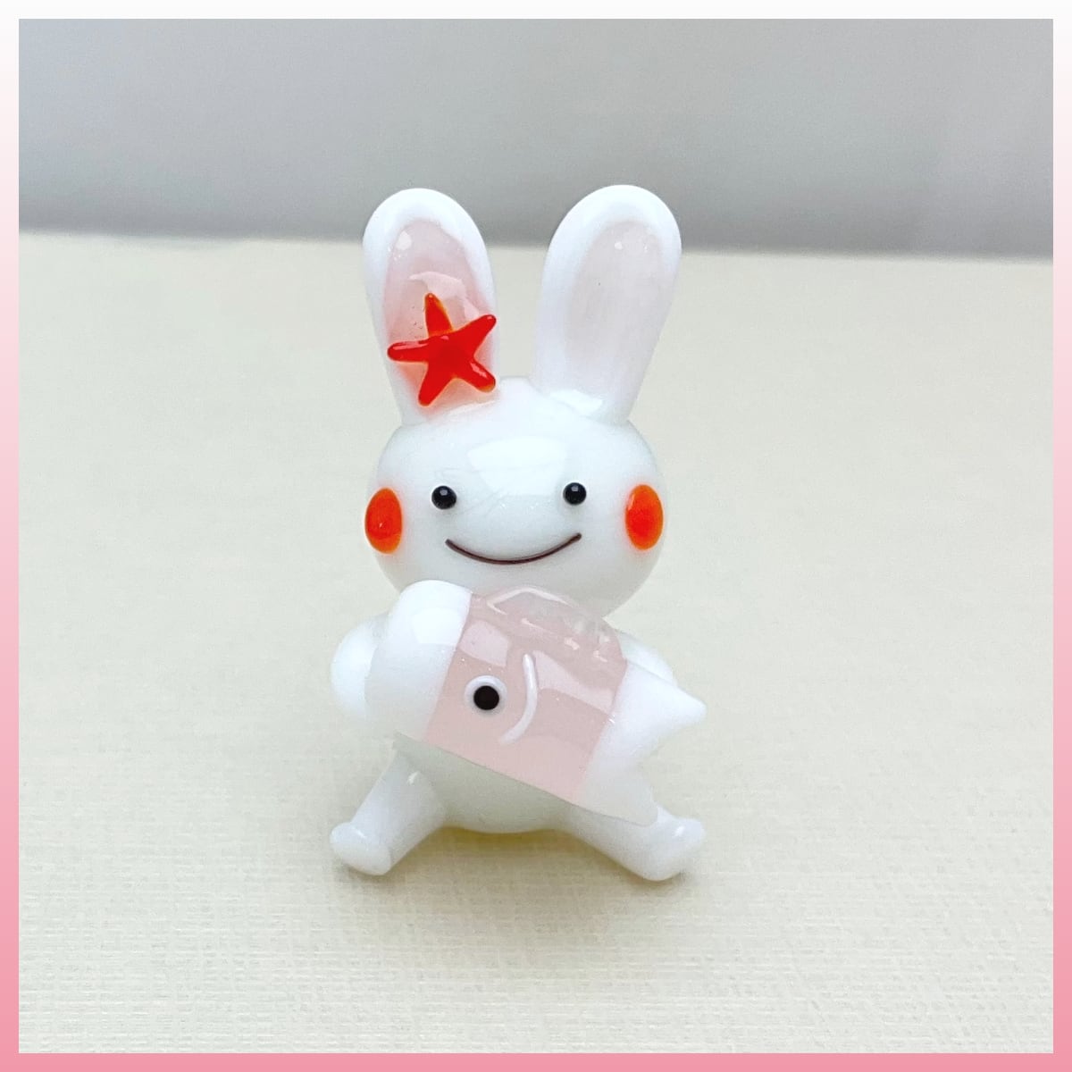 ガラス製のキャラクター人形 ガラス人形 鯉のぼり持ち うさぎ ずぼらびっと | うさぎセレクト