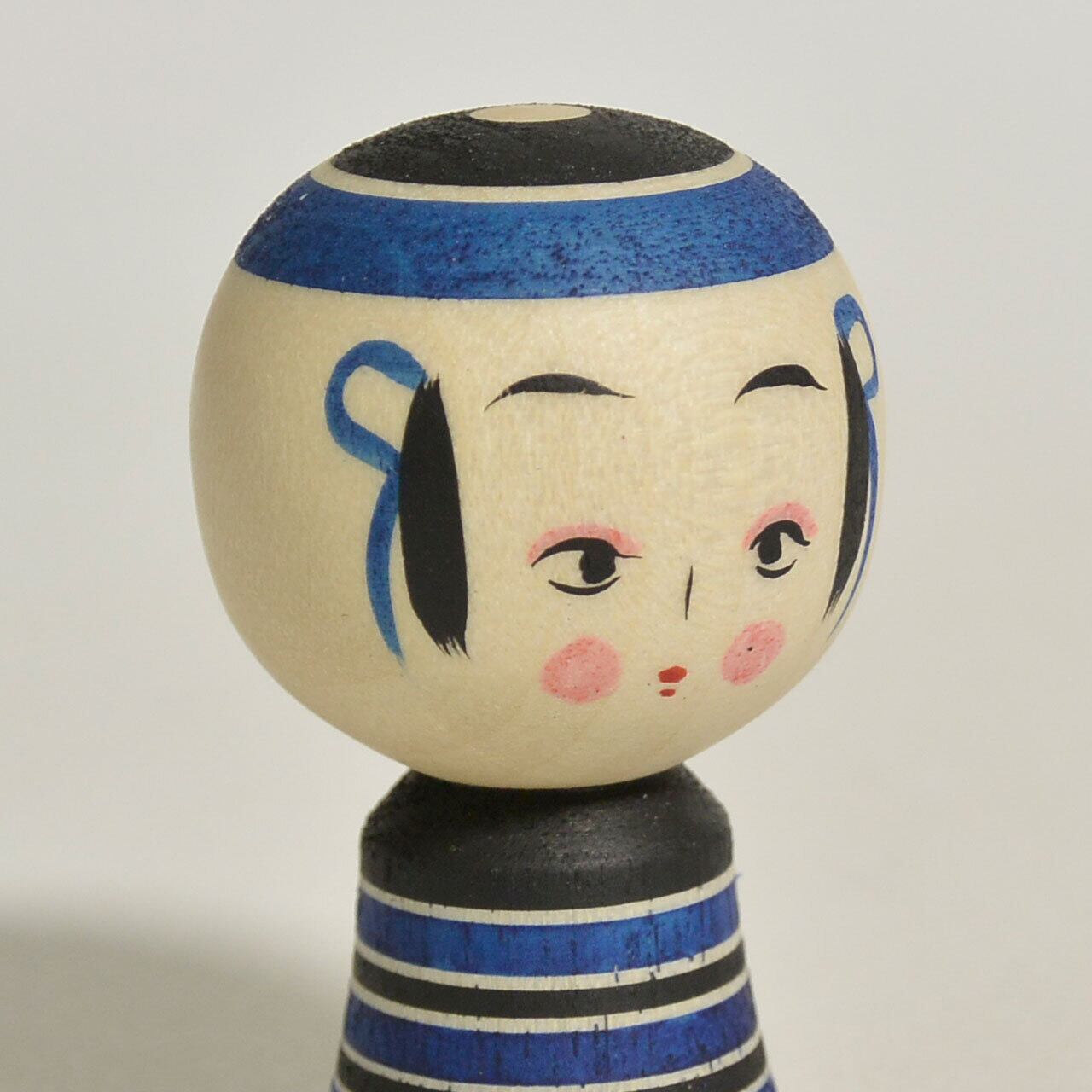 青の小寸こけし（ミニこけし） 約1.5寸 約4.5cm 鈴木明 工人（作並系
